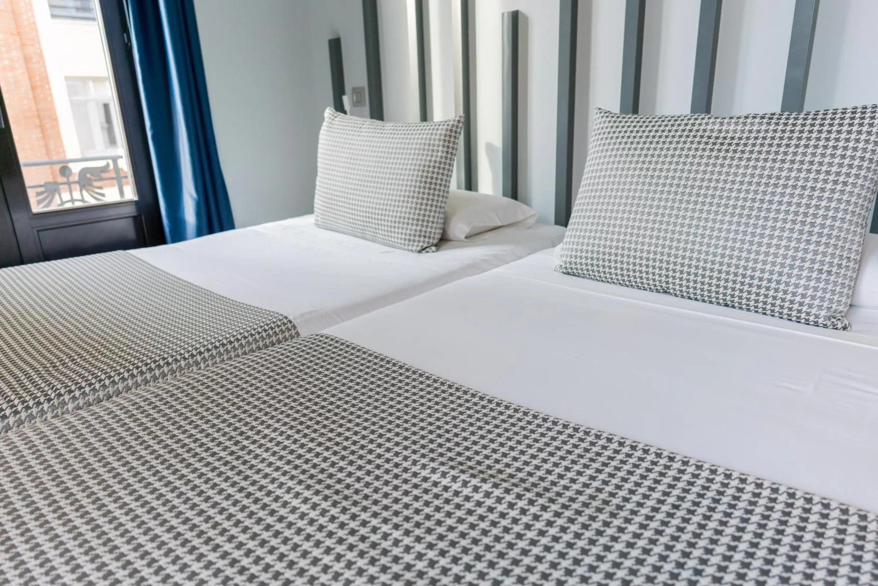 Bedroom, Bed in Hostal Carmen-Gran Vía