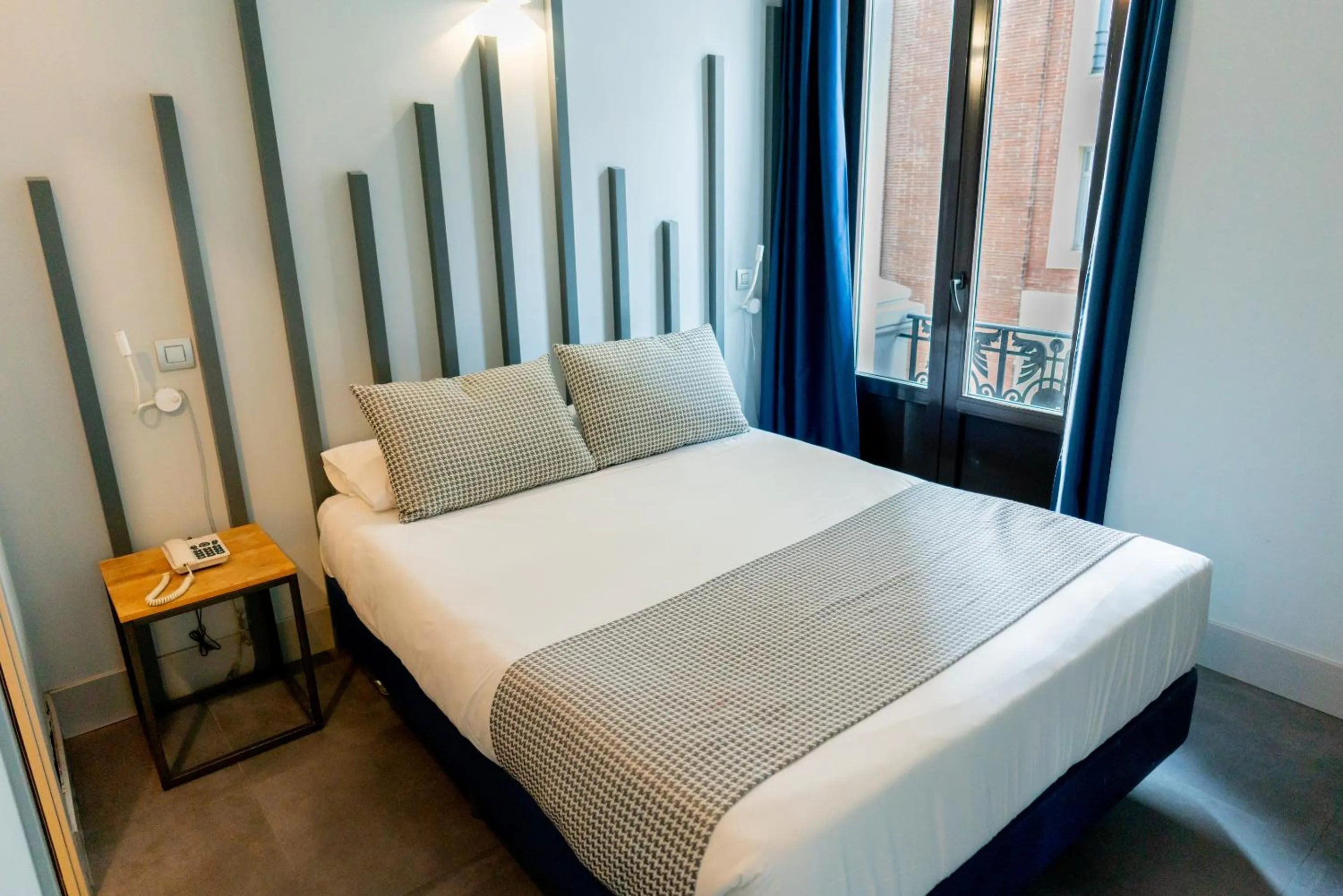 Bedroom, Bed in Hostal Carmen-Gran Vía