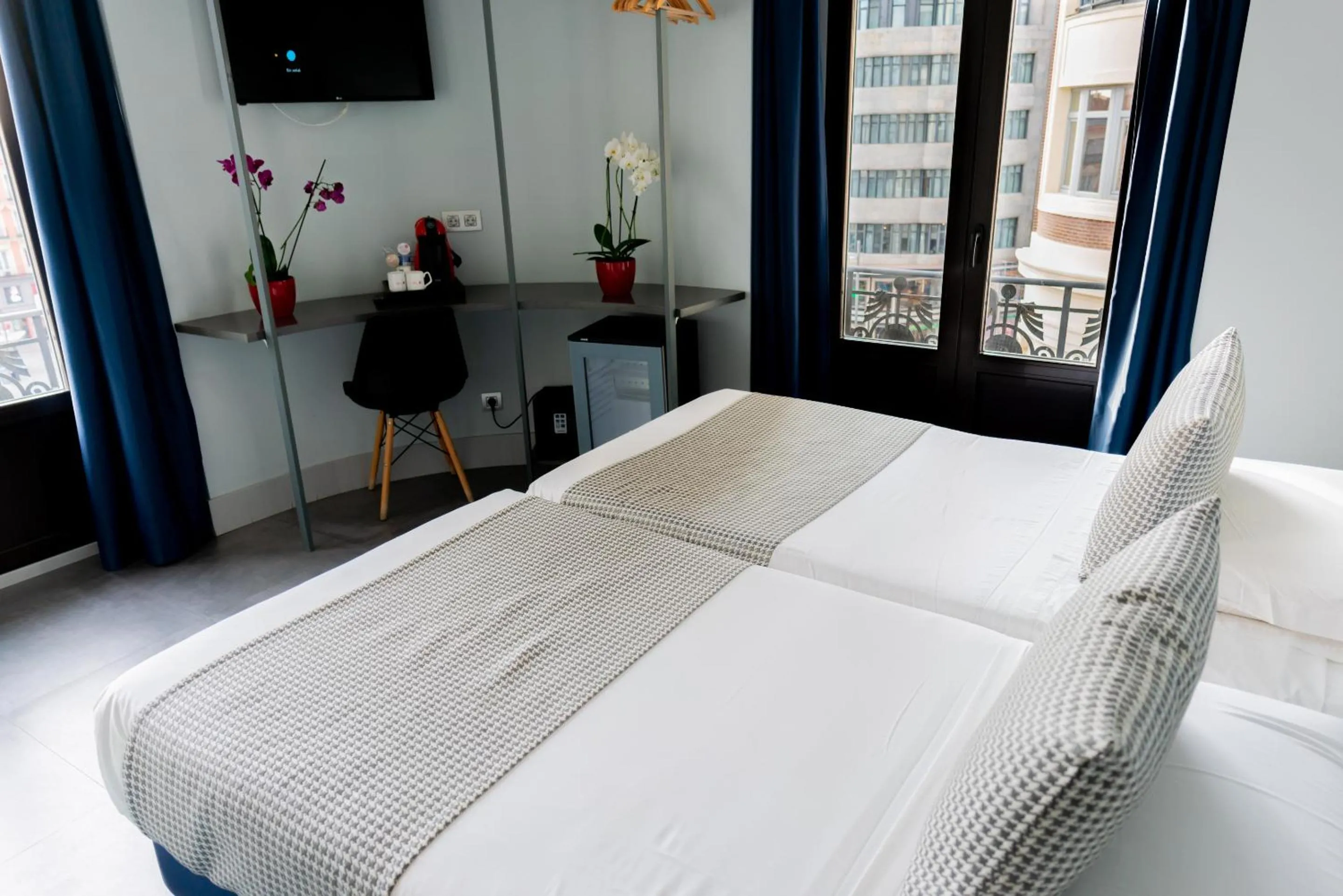 Bedroom, Bed in Hostal Carmen-Gran Vía