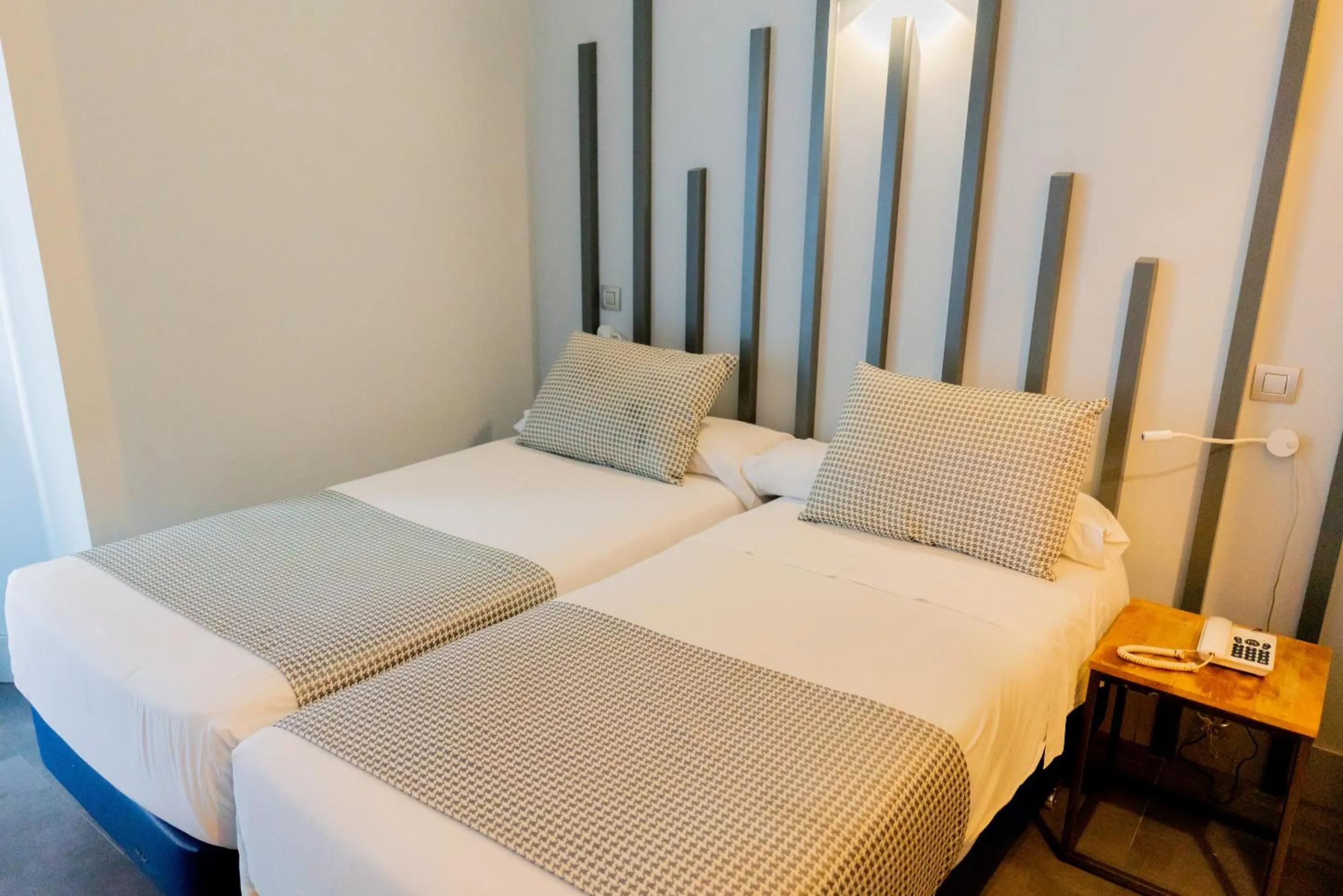 Bedroom, Bed in Hostal Carmen-Gran Vía