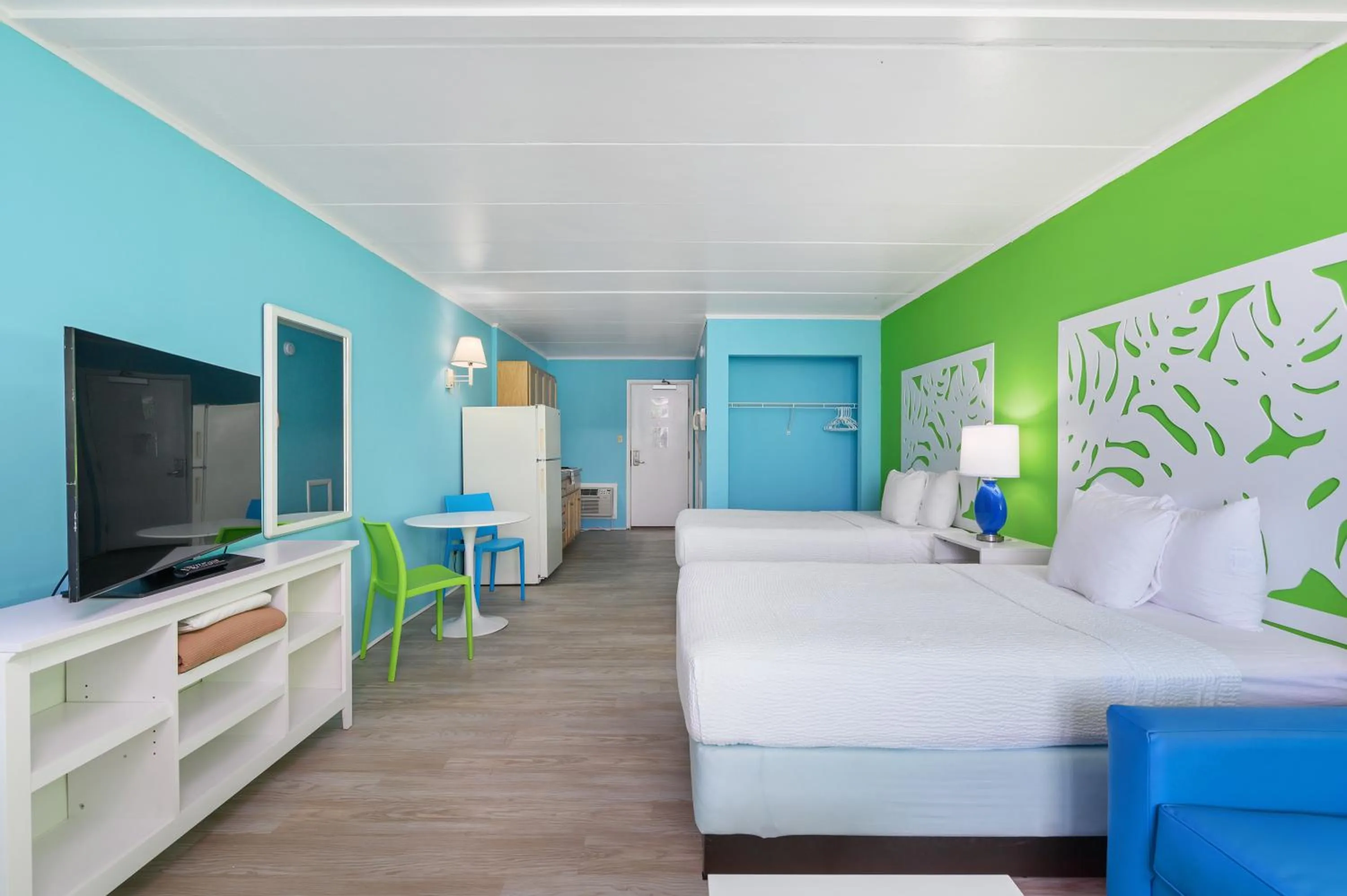 Bedroom, Bed in Kokomo Suites