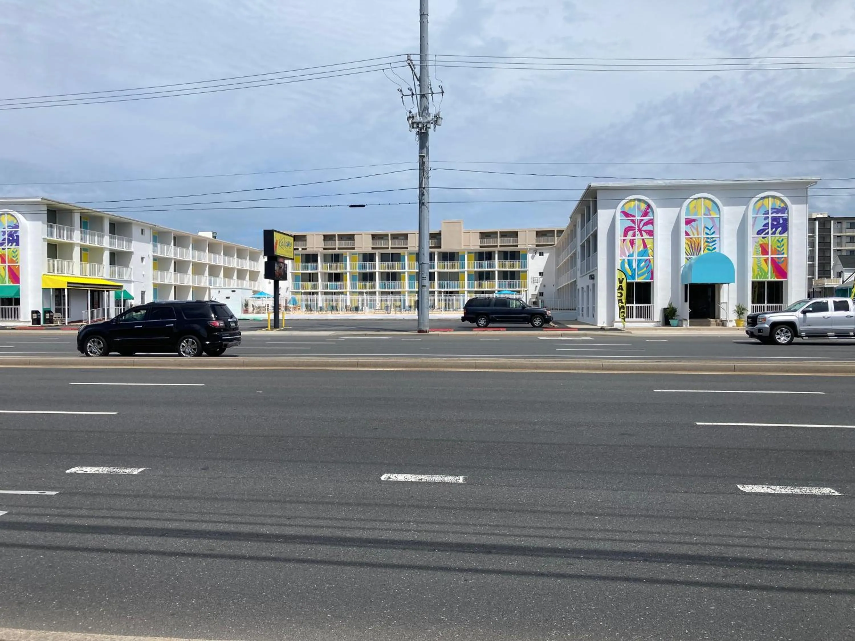 Property building in Kokomo Suites