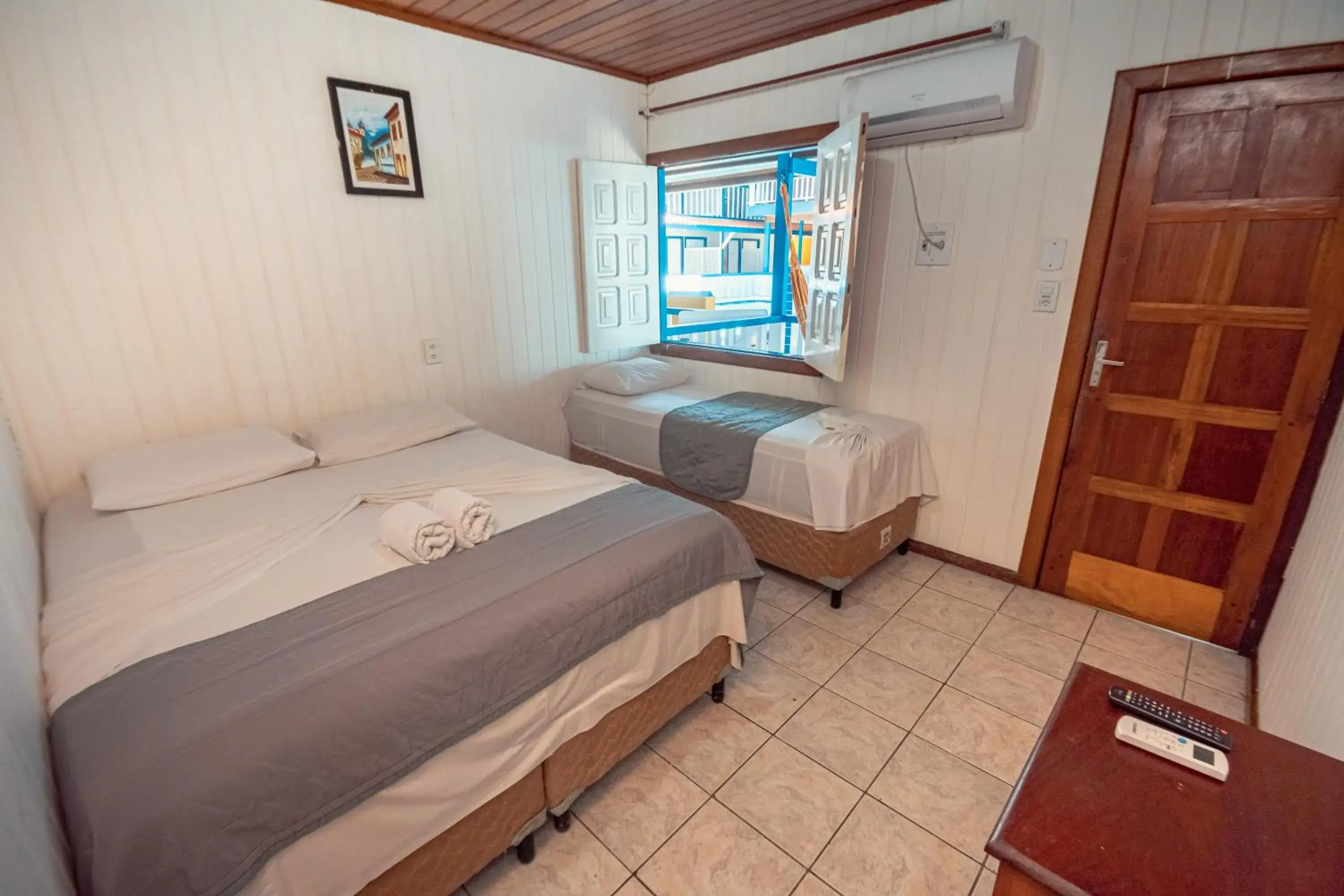 Bed in Amendoeira Praia Hotel Bed in Amendoeira Praia Hotel