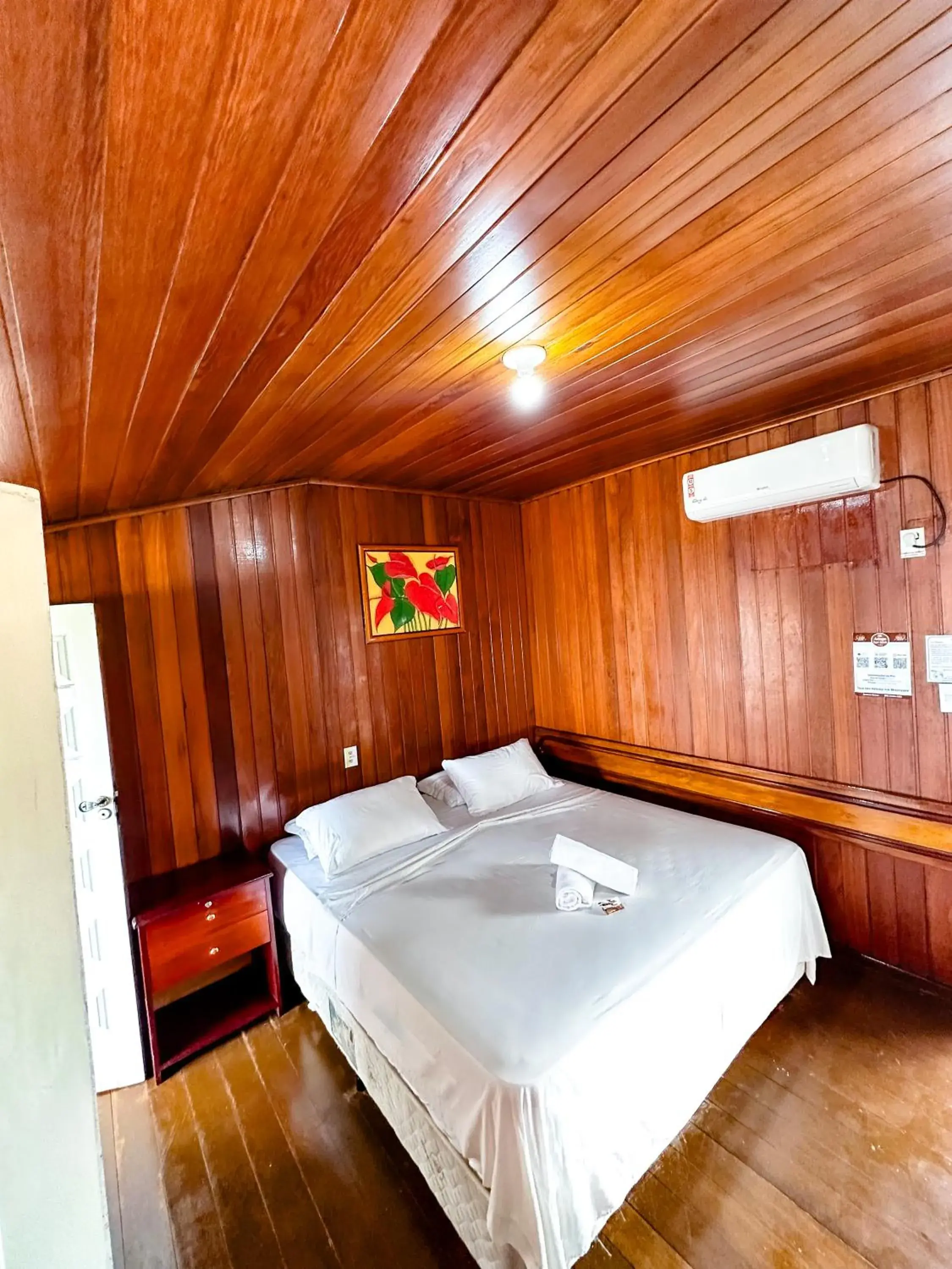 Bed in Amendoeira Praia Hotel Bed in Amendoeira Praia Hotel