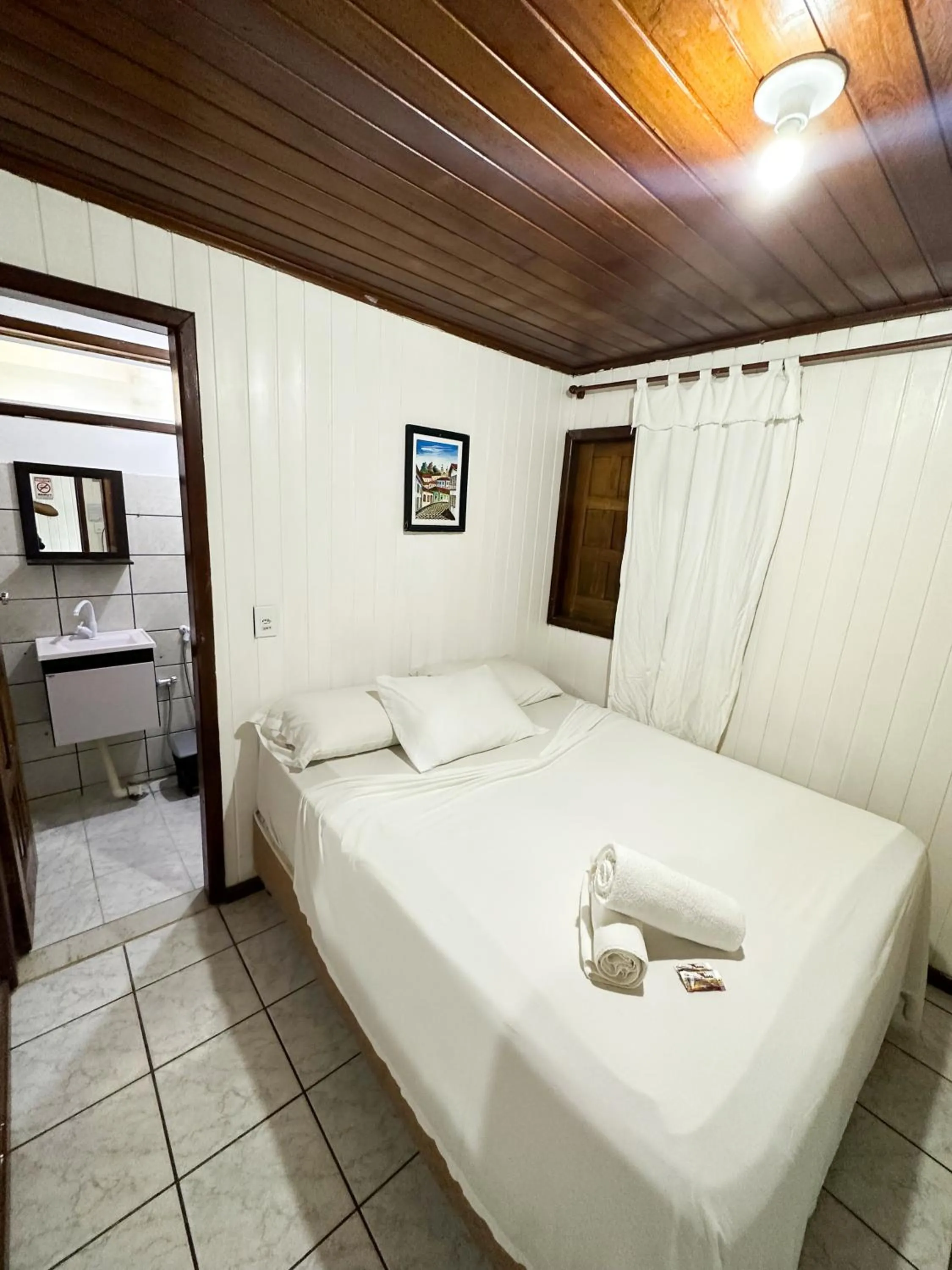 Bed in Amendoeira Praia Hotel