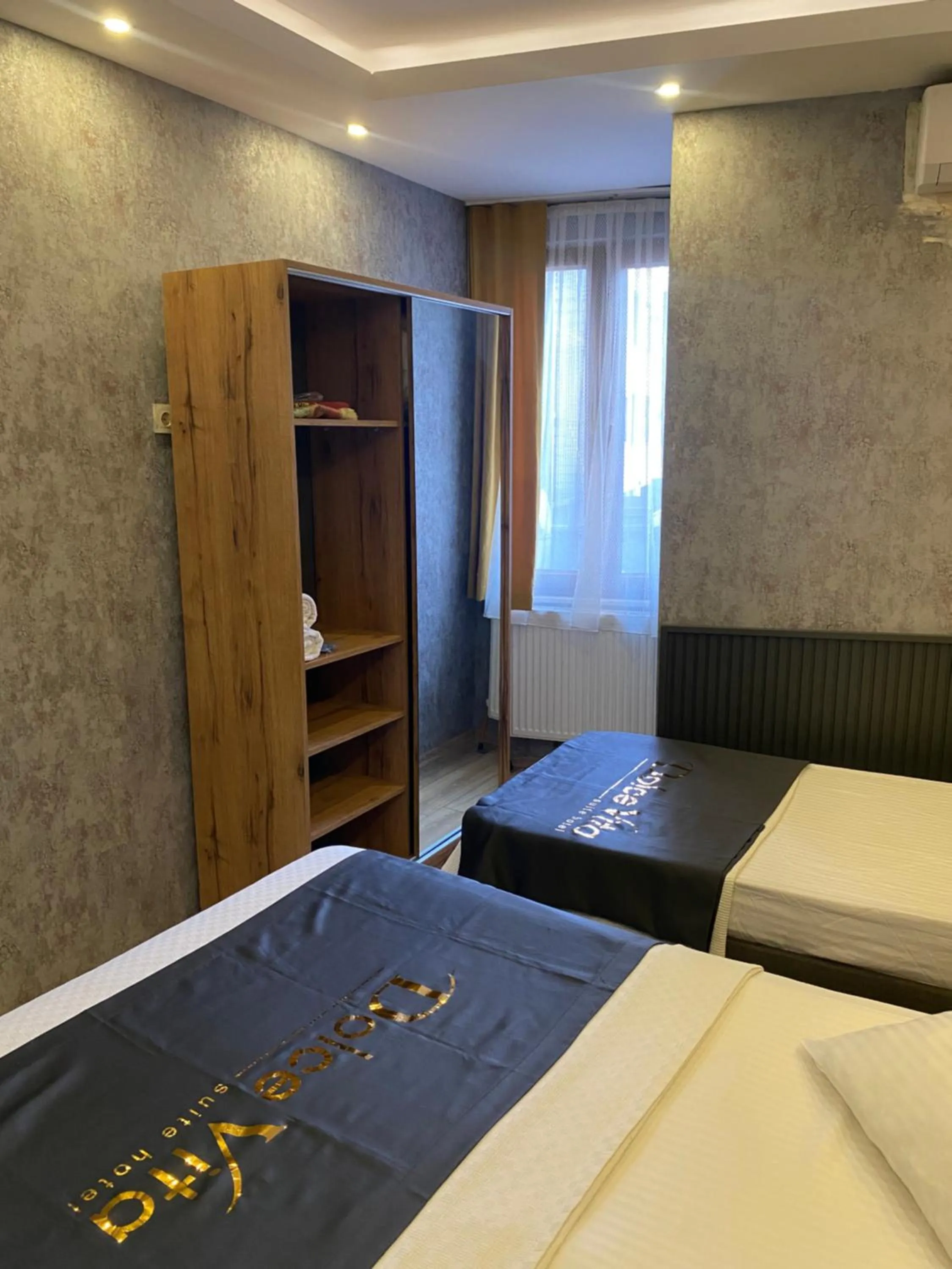 Bedroom, Bed in Dolce Vita Suite Hotel