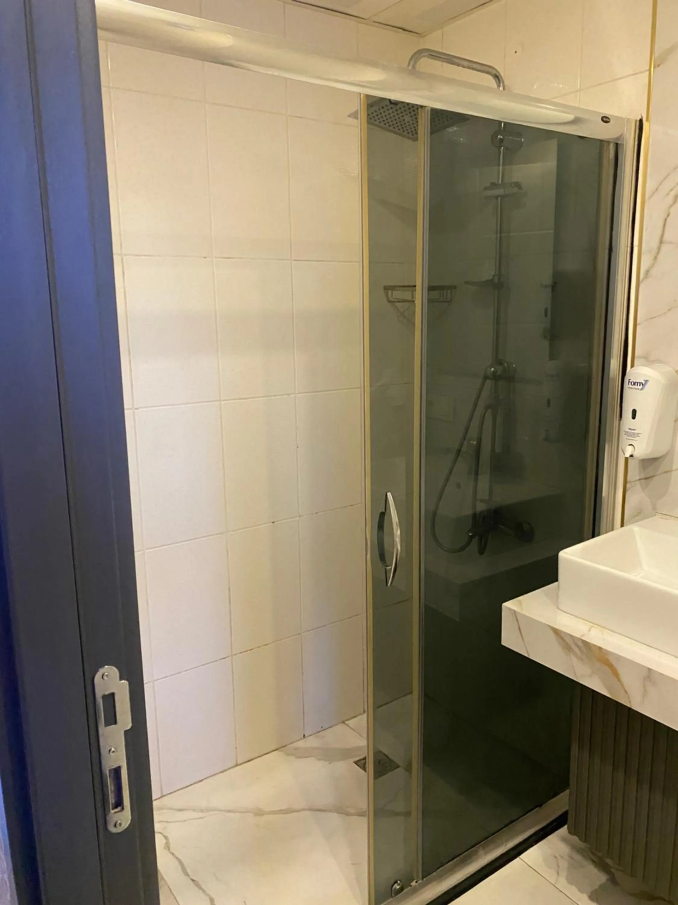 Bathroom in Dolce Vita Suite Hotel