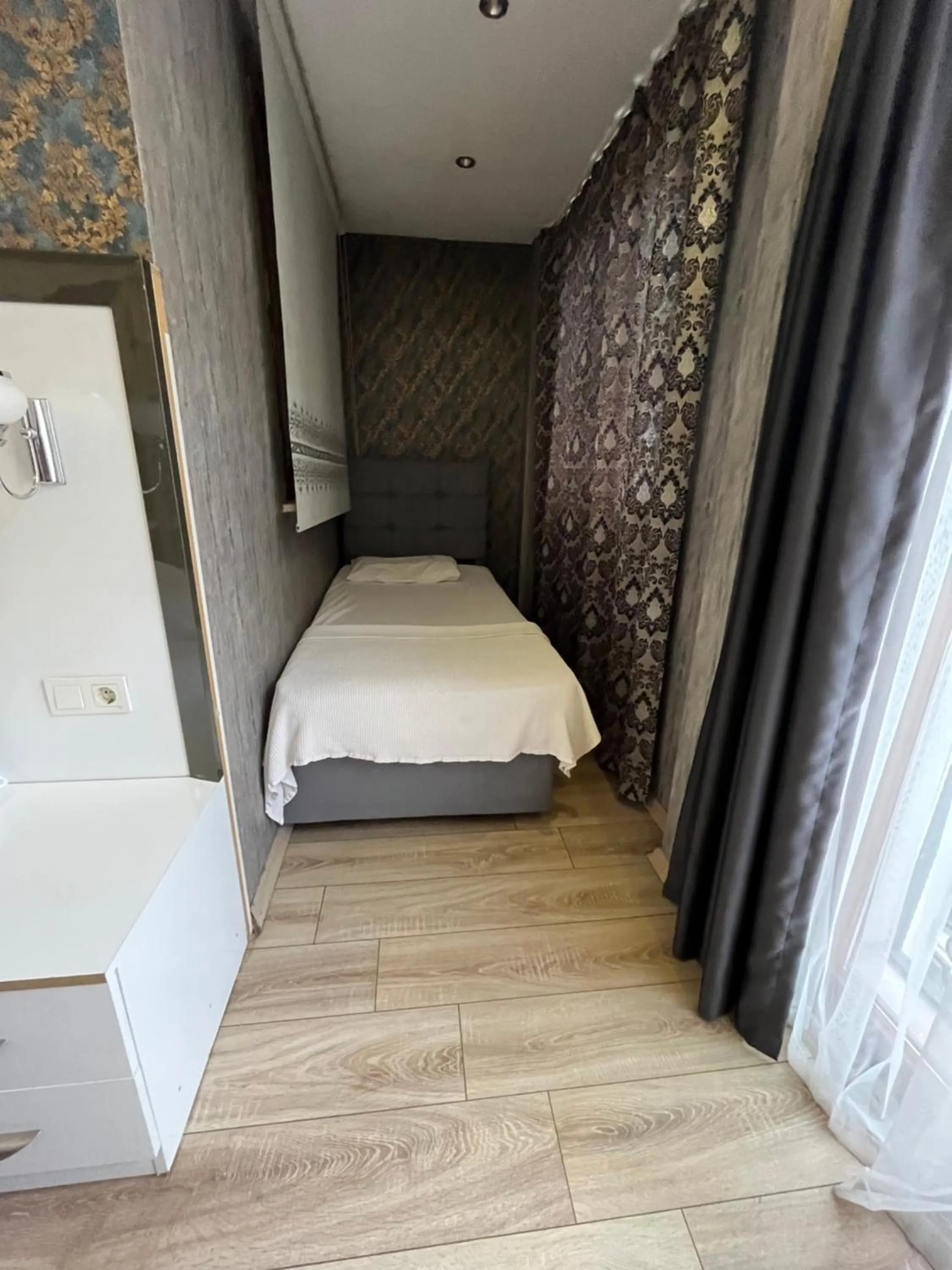 Bedroom, Bed in Dolce Vita Suite Hotel