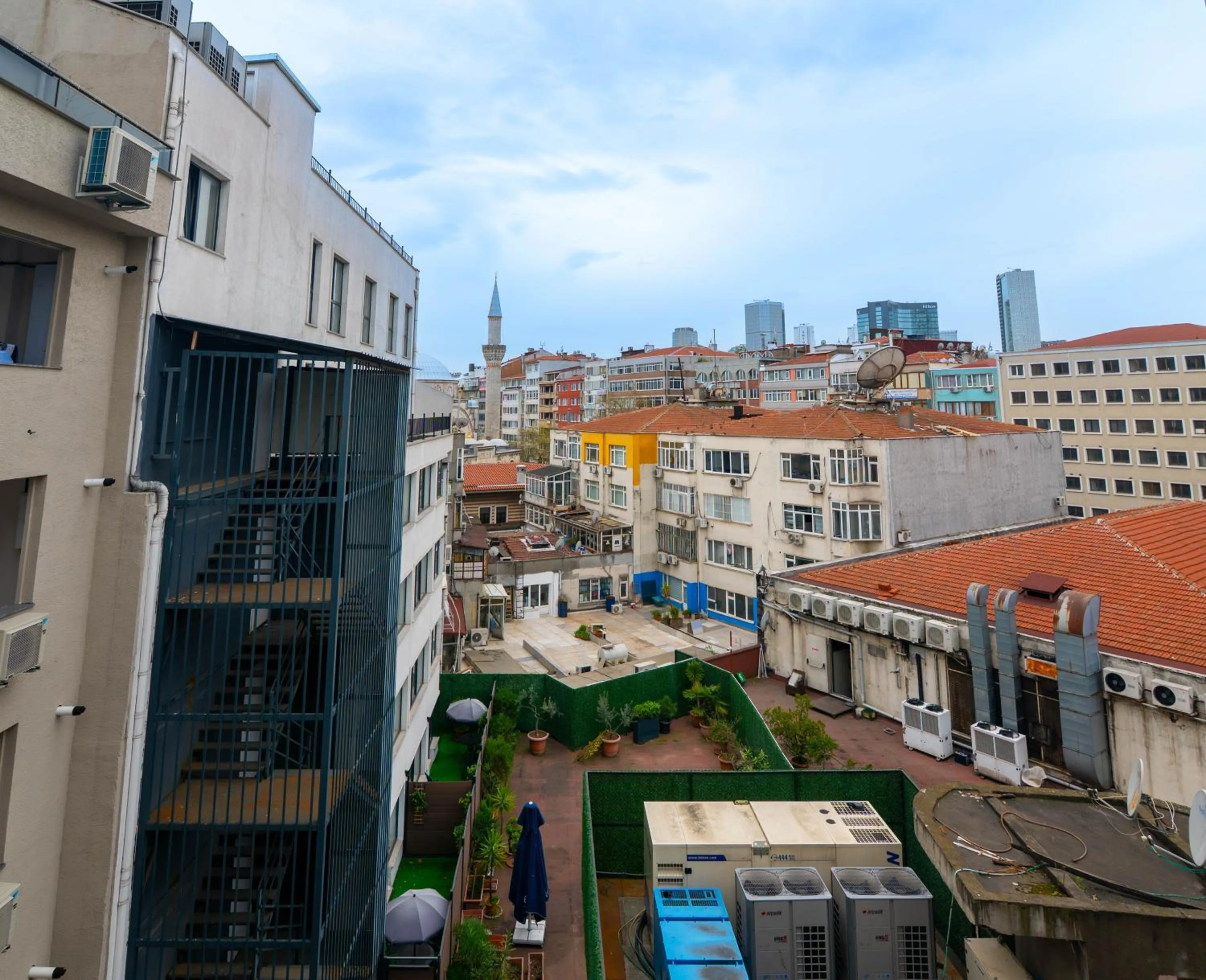 Neighbourhood in Dolce Vita Suite Hotel