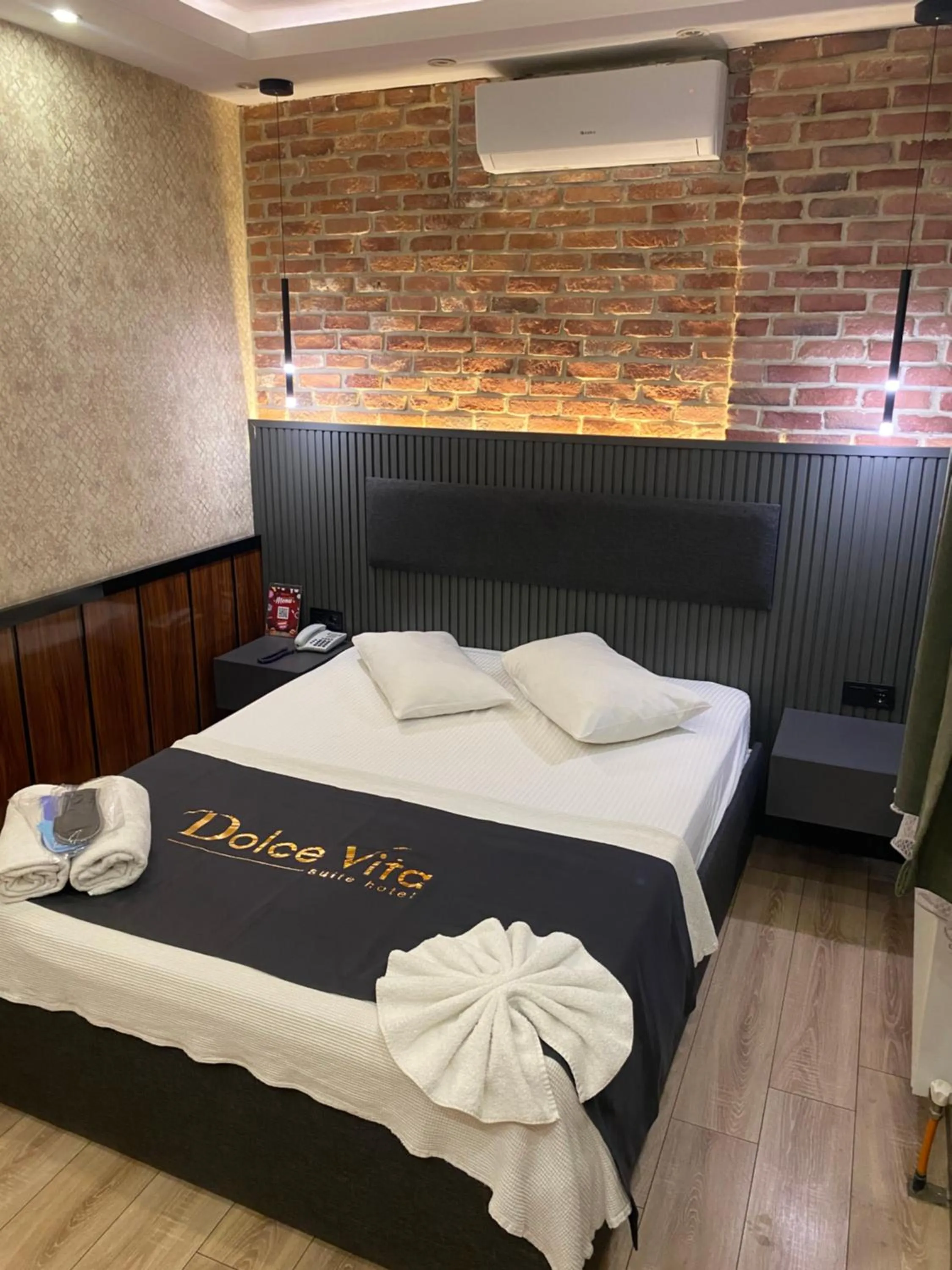 Bedroom, Bed in Dolce Vita Suite Hotel