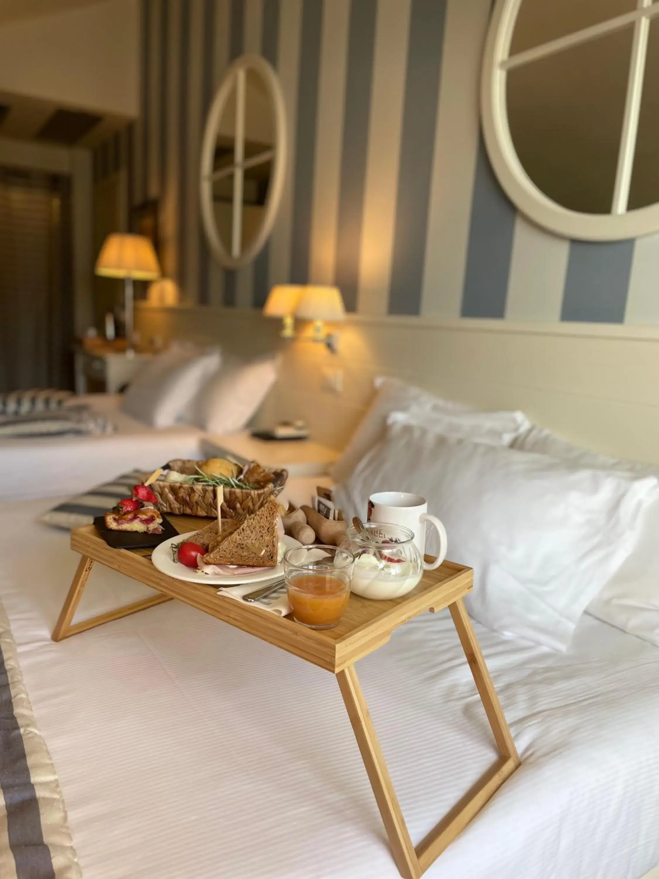 Breakfast, Bed in Hotel Panorama