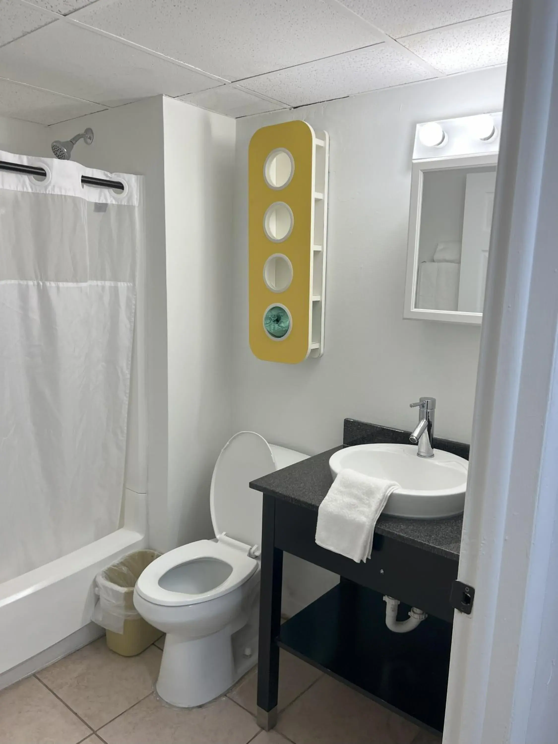 Double Room with Two Double Beds - single occupancy - Non-Smoking in AIRE Hotel North Beach Jersey Shore Double Room with Two Double Beds - single occupancy - Non-Smoking in AIRE Hotel North Beach Jersey Shore