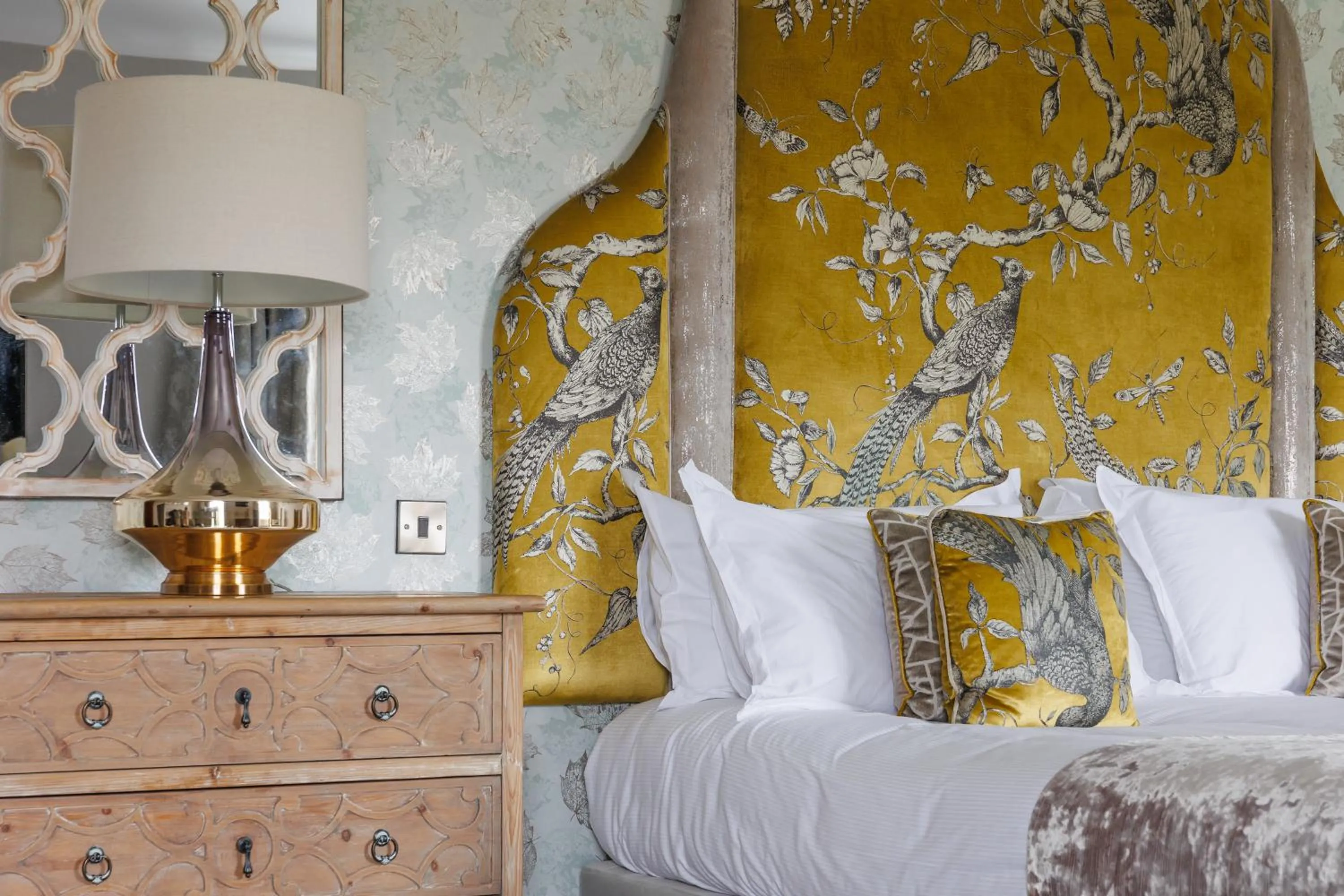 Bed in Peak Edge Hotel