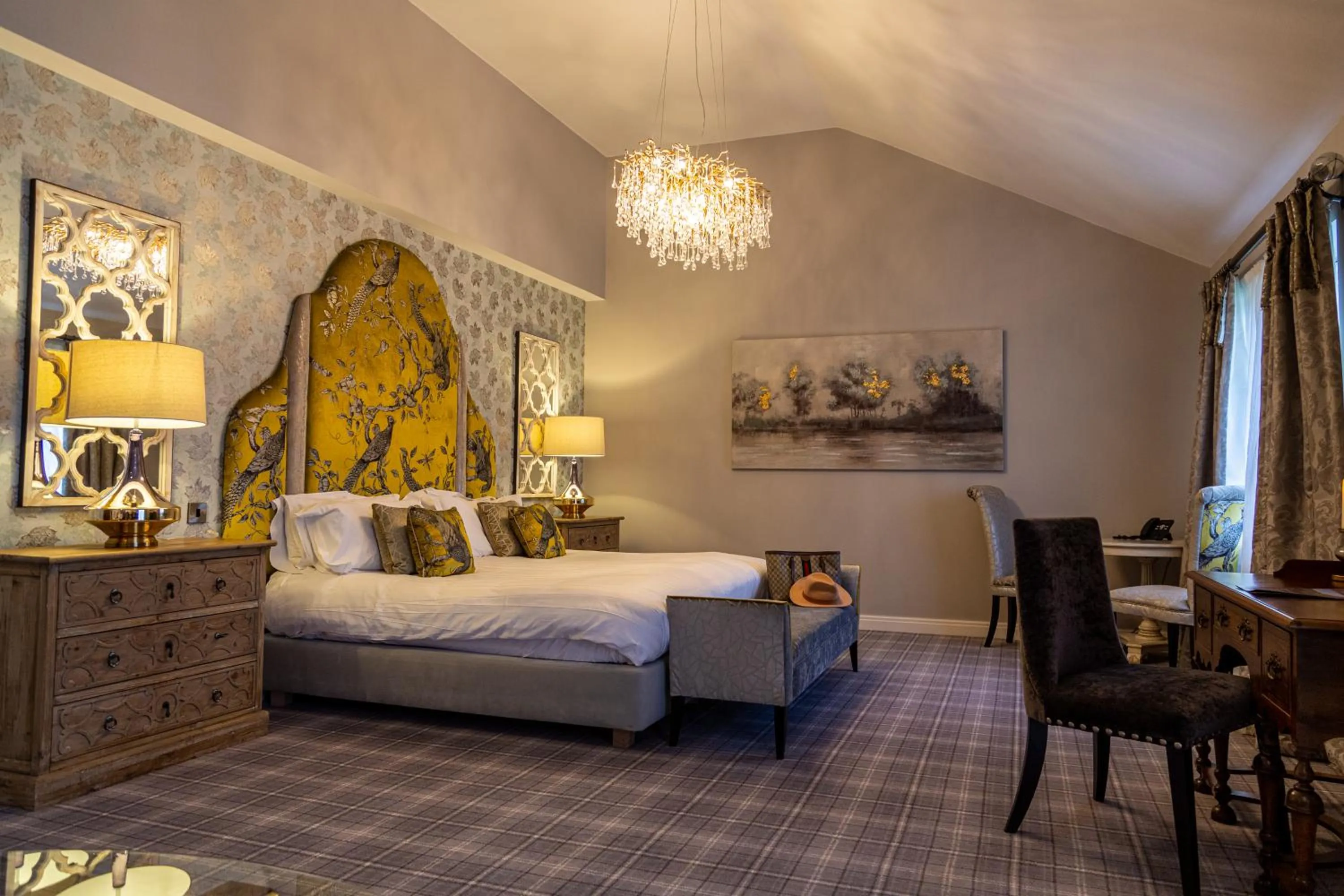 Bed in Peak Edge Hotel