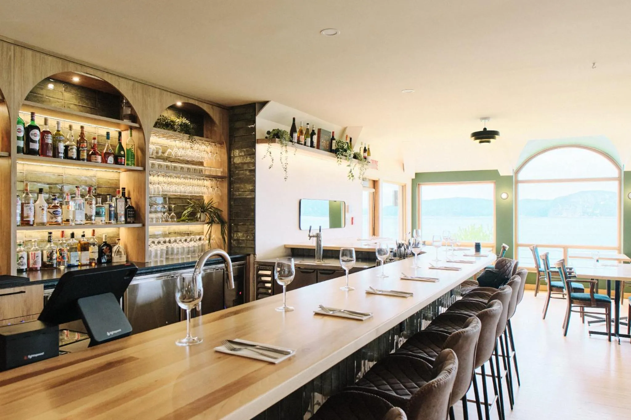 Restaurant/places to eat in BATTURES Hotel Fjord Saguenay