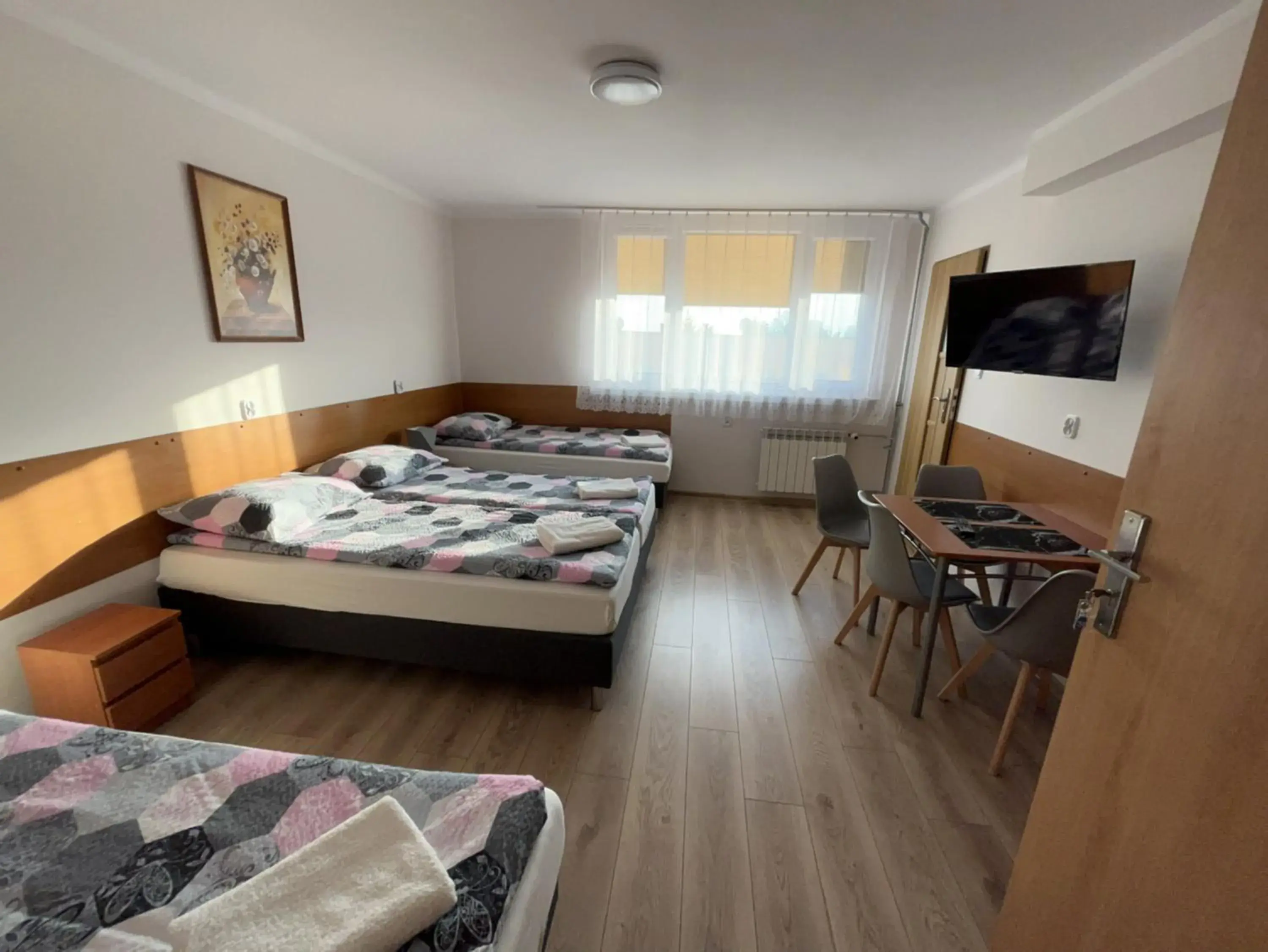 Classic Quadruple Room in Dom Turysty SALUS Classic Quadruple Room in Dom Turysty SALUS