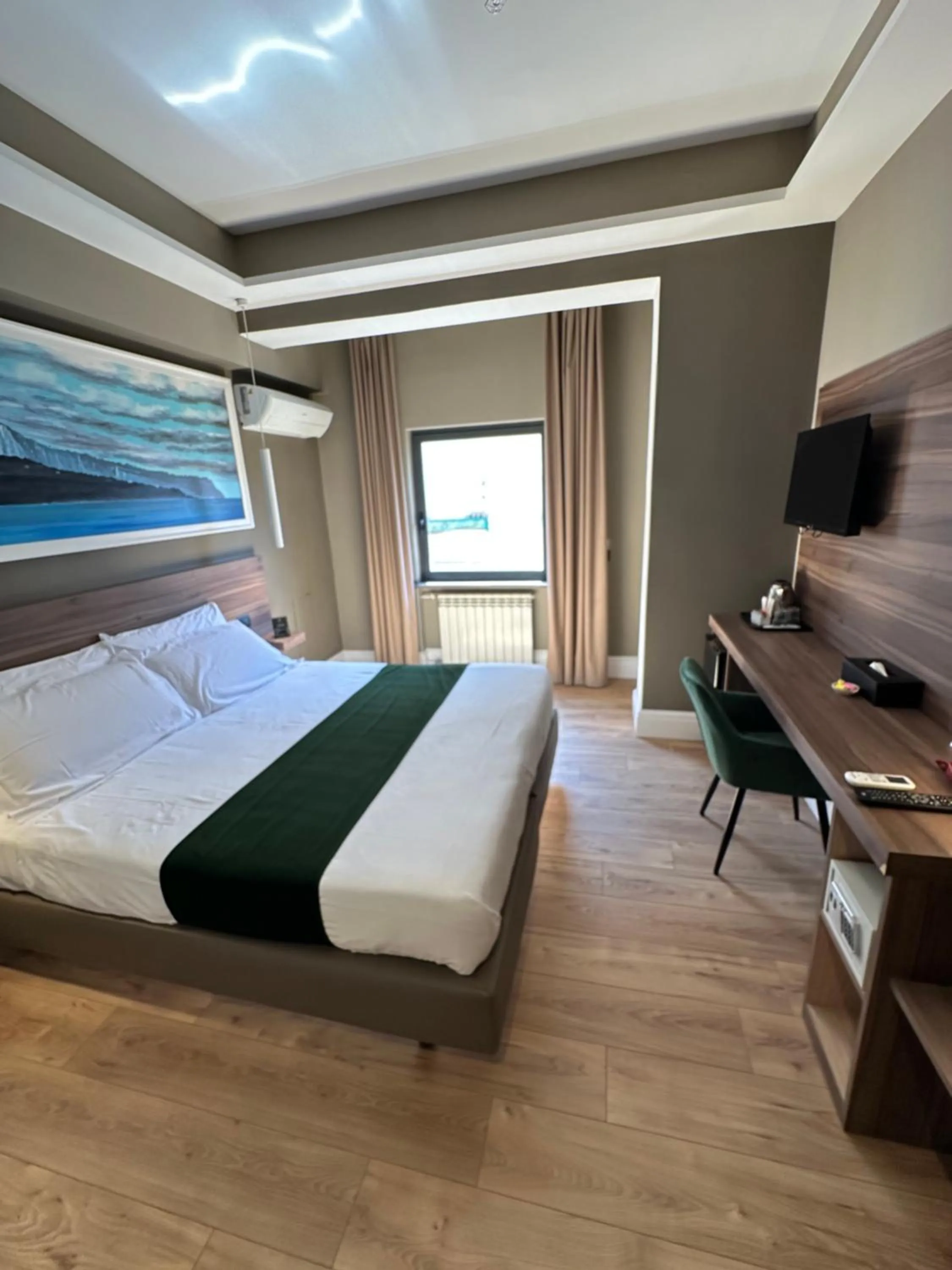 Bed in 7th Floor Suite