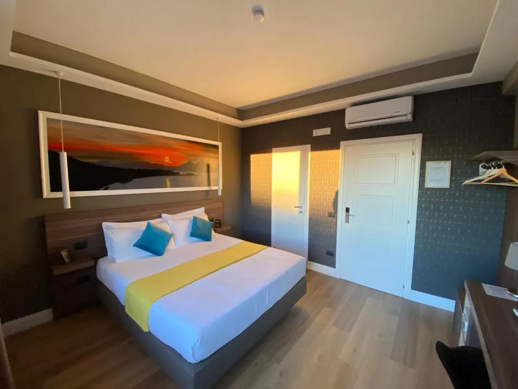 Bed in 7th Floor Suite