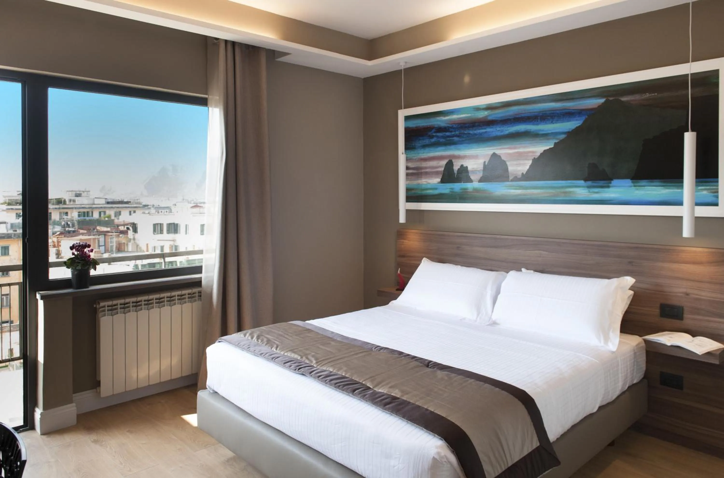 Bed in 7th Floor Suite