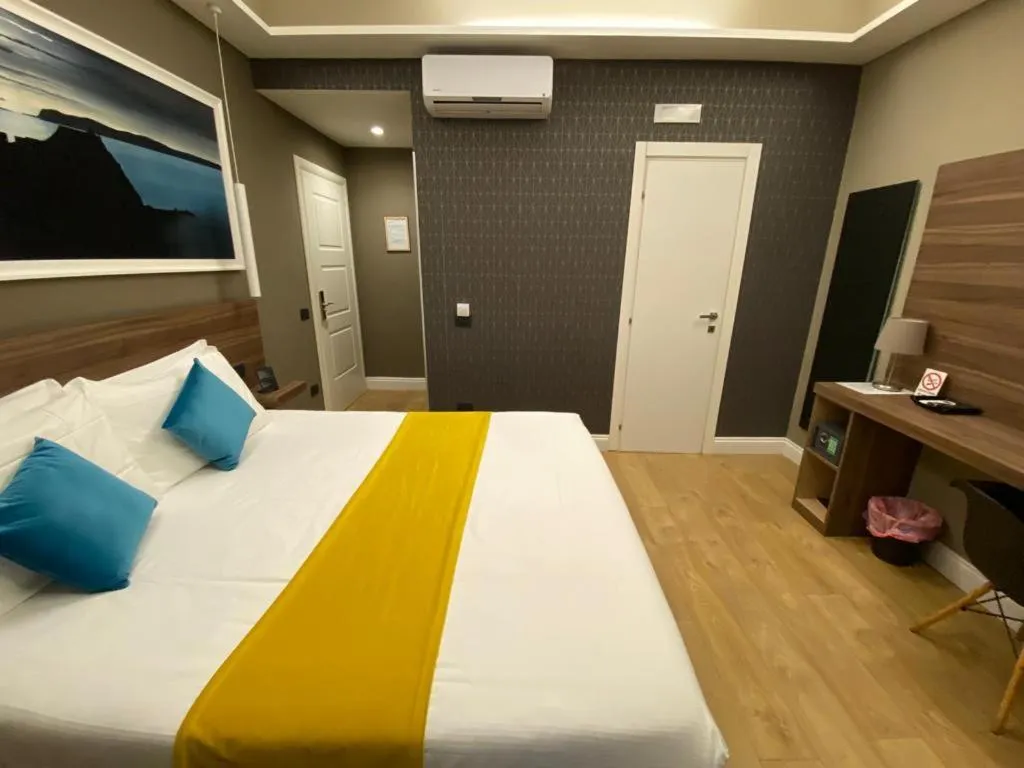 Bed in 7th Floor Suite