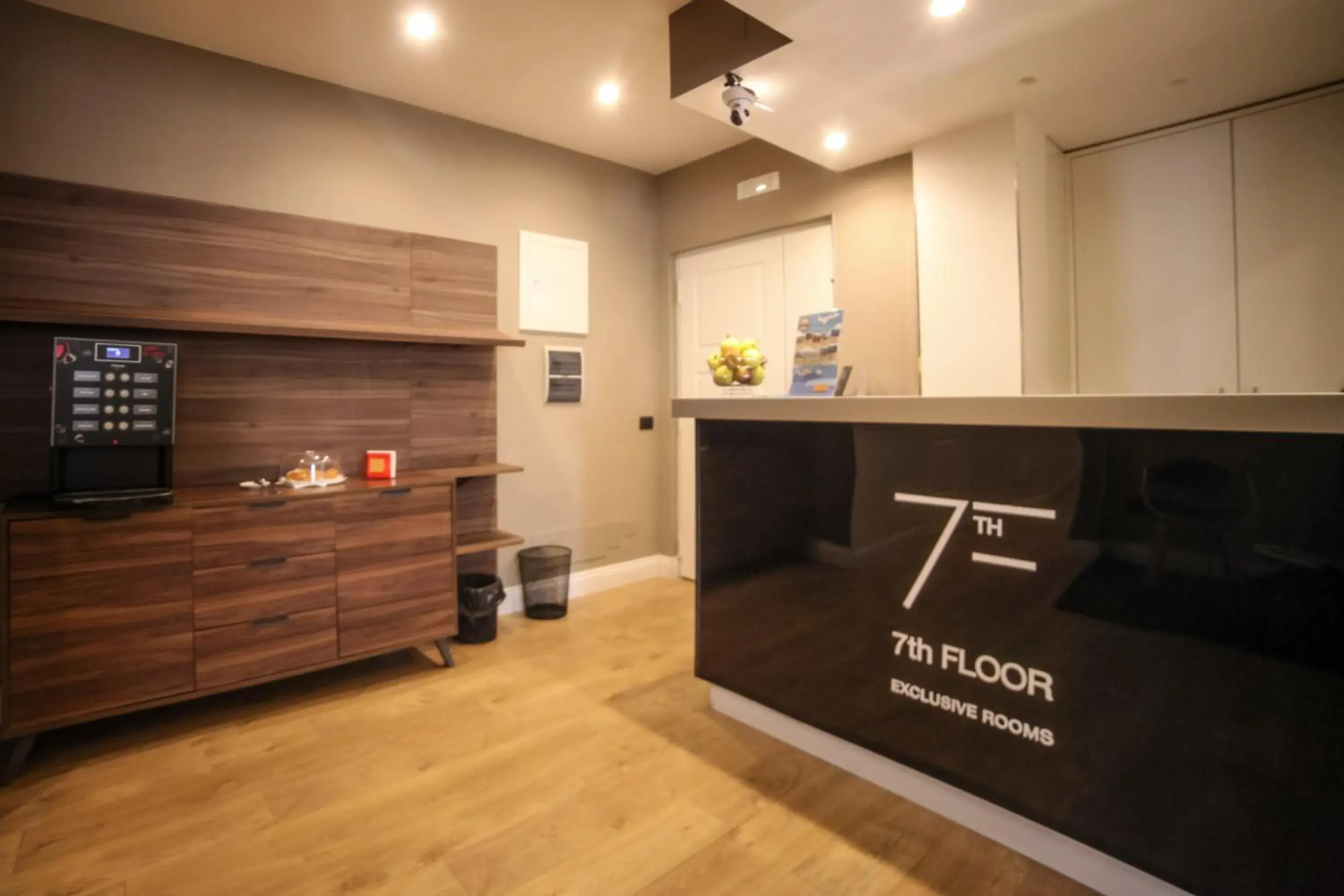 Lobby or reception in 7th Floor Suite Lobby or reception in 7th Floor Suite