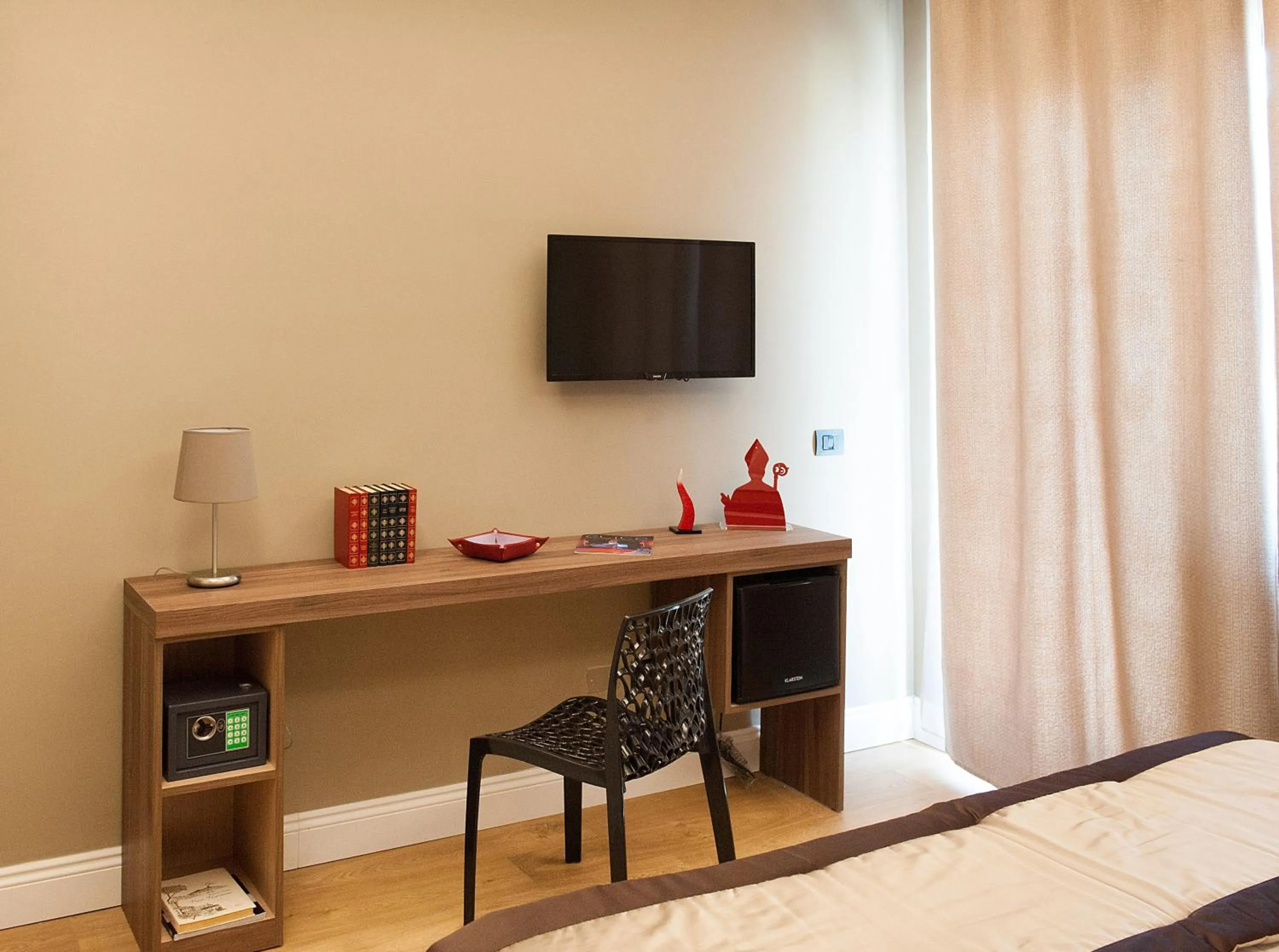 Bed in 7th Floor Suite