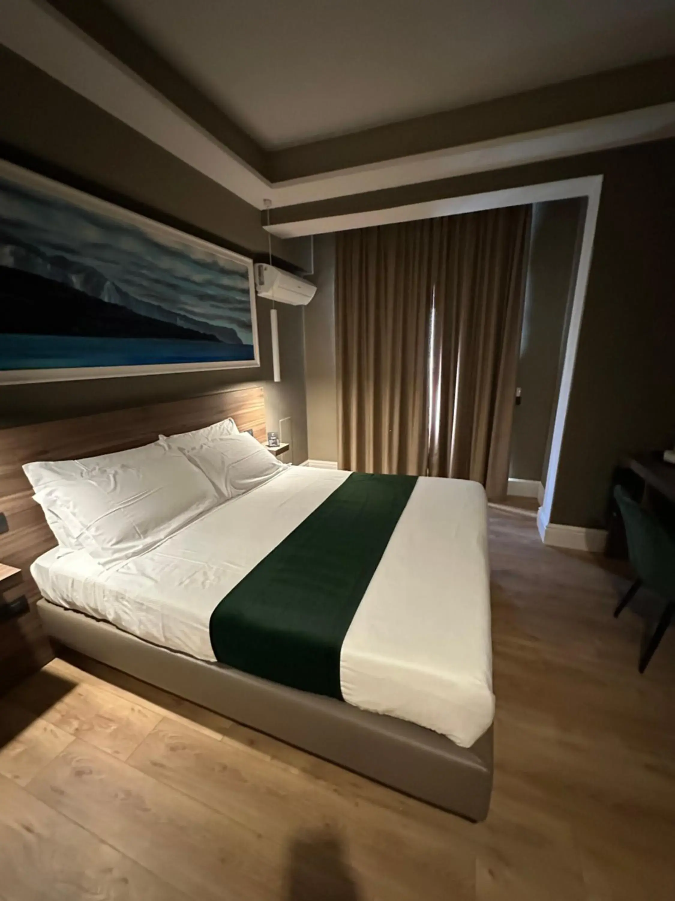 Bed in 7th Floor Suite Bed in 7th Floor Suite