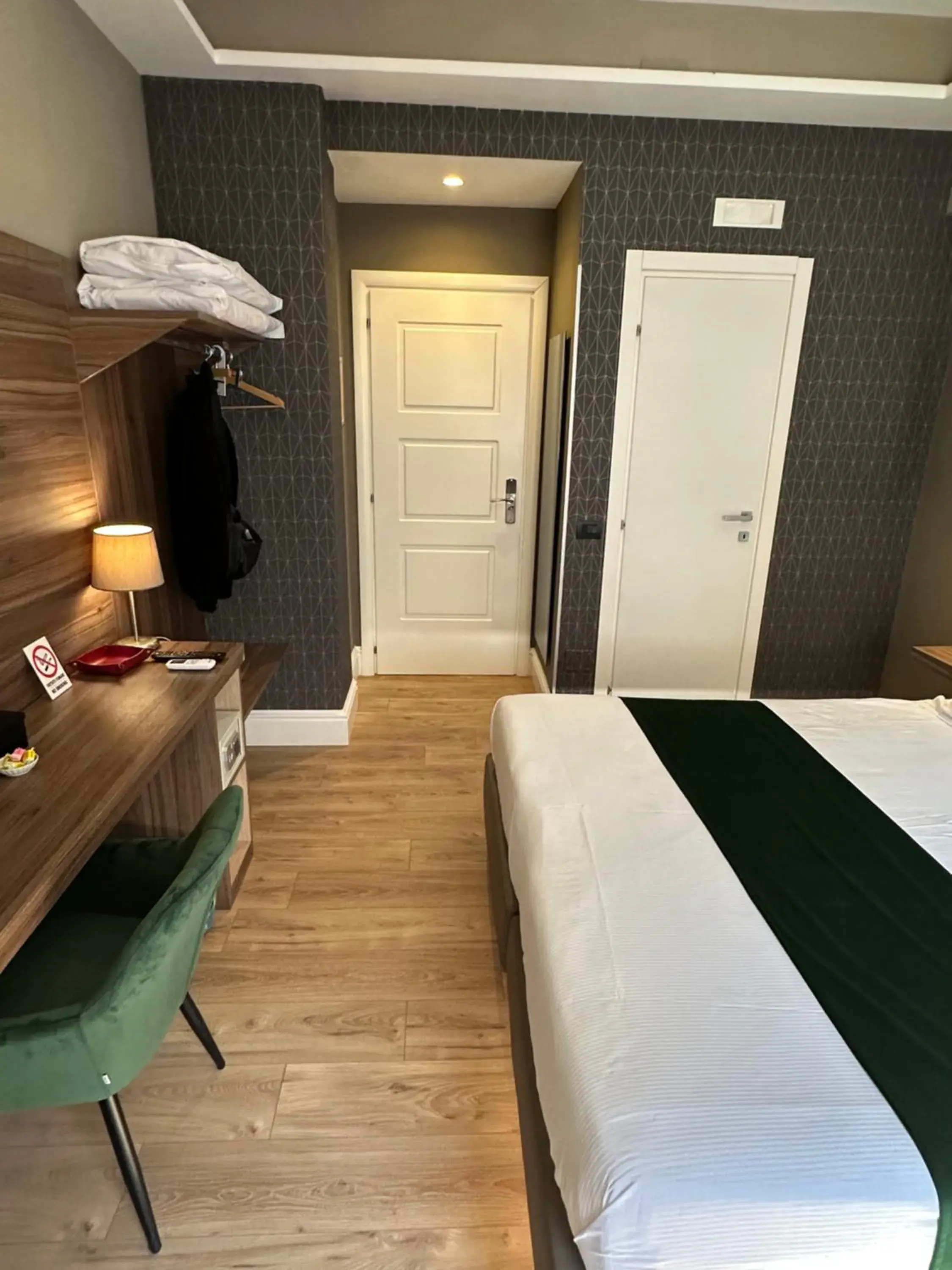 Bed in 7th Floor Suite Bed in 7th Floor Suite