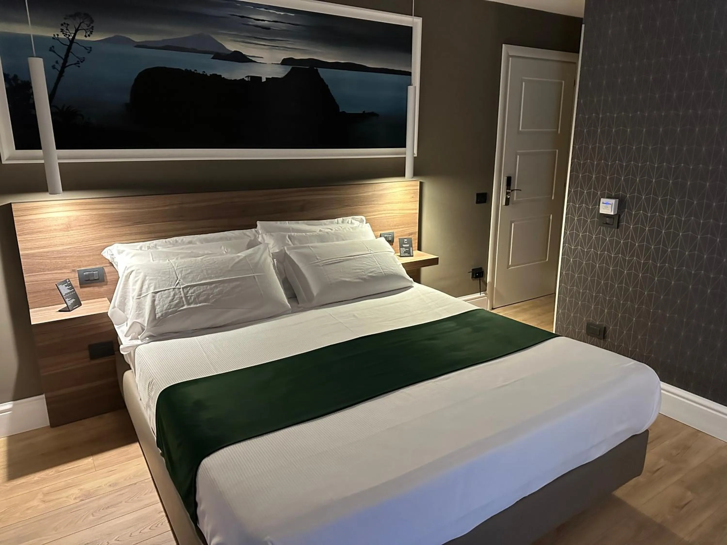 Bed in 7th Floor Suite