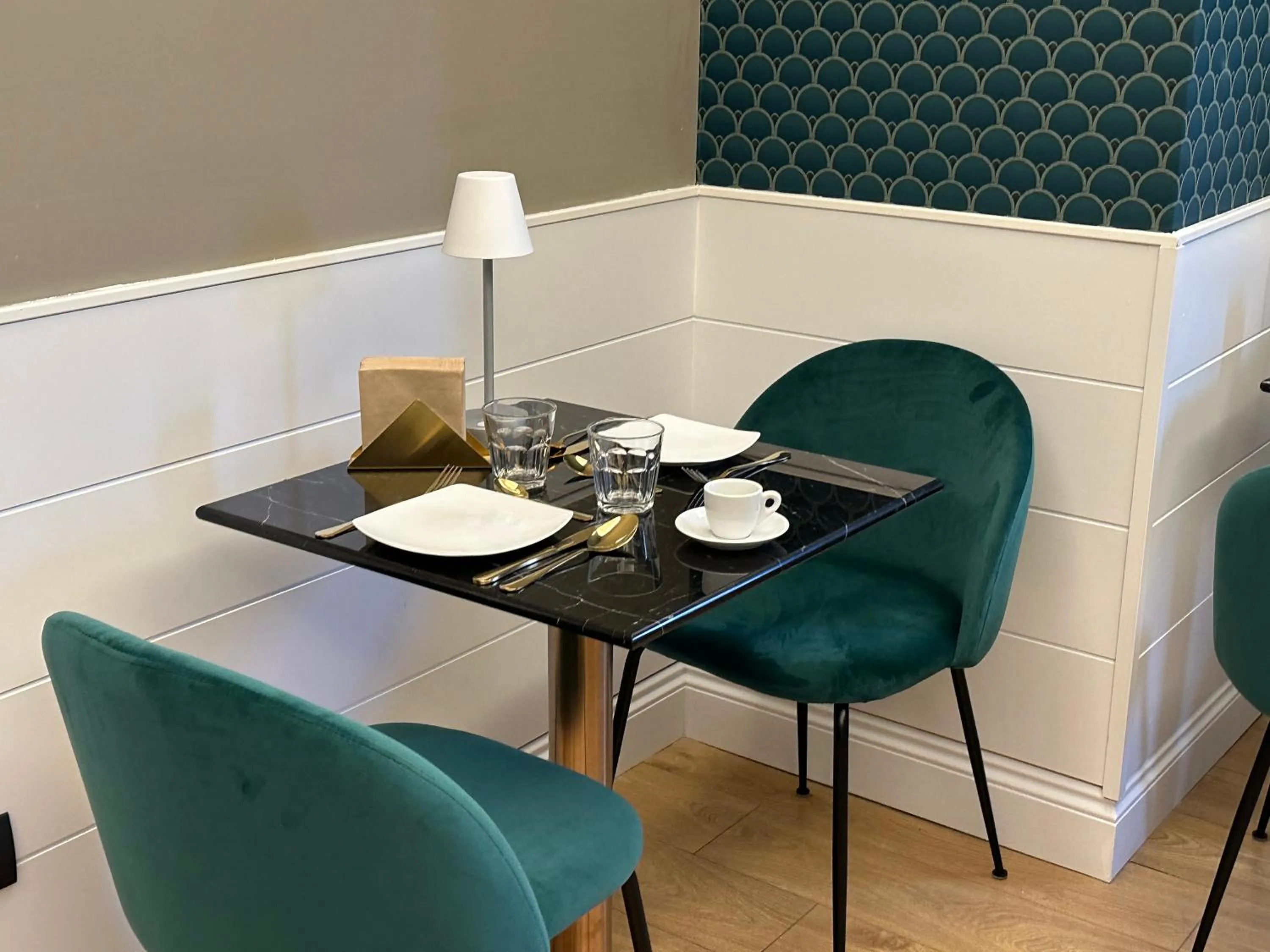 Seating area in 7th Floor Suite