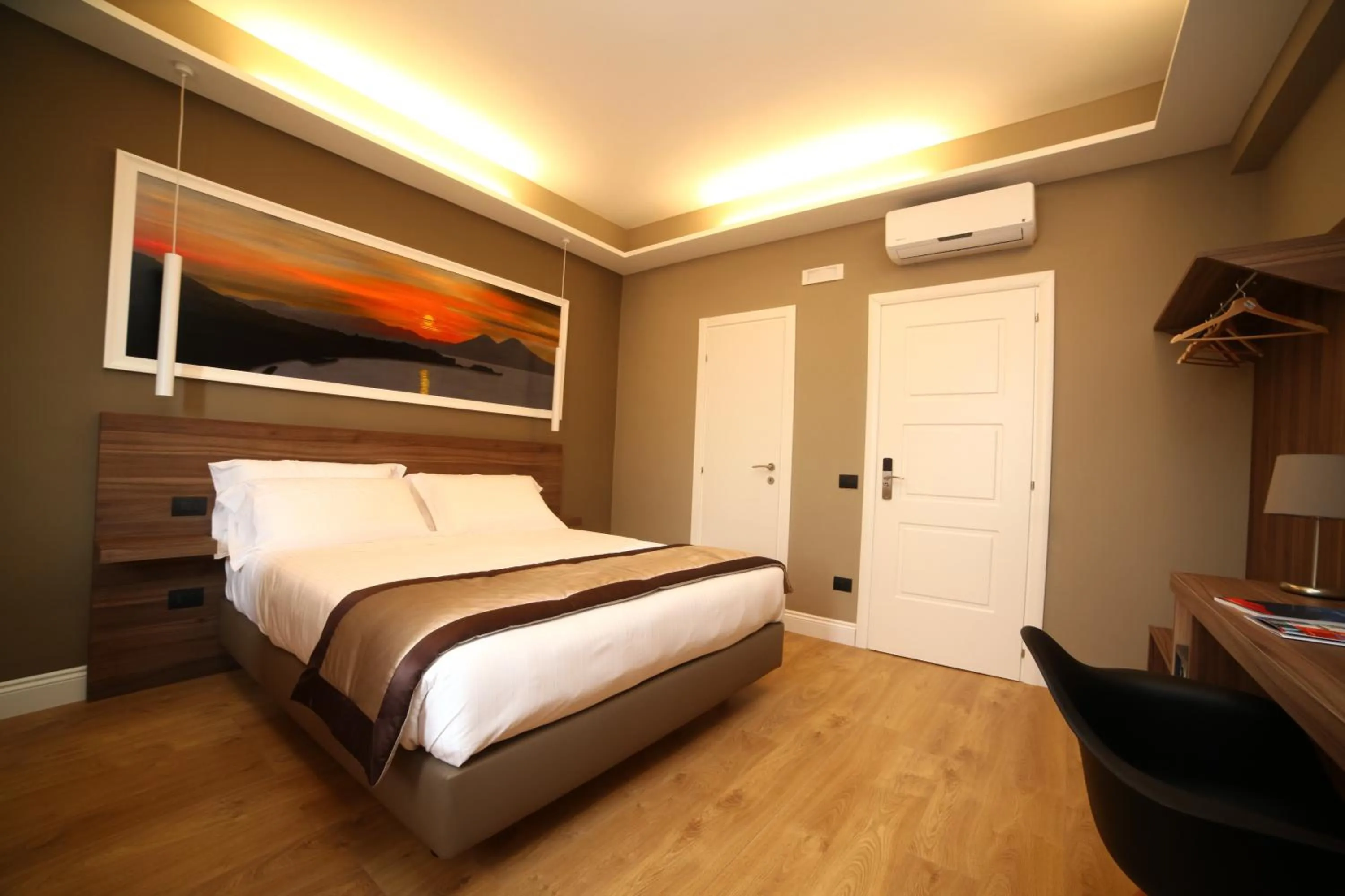 Bed in 7th Floor Suite