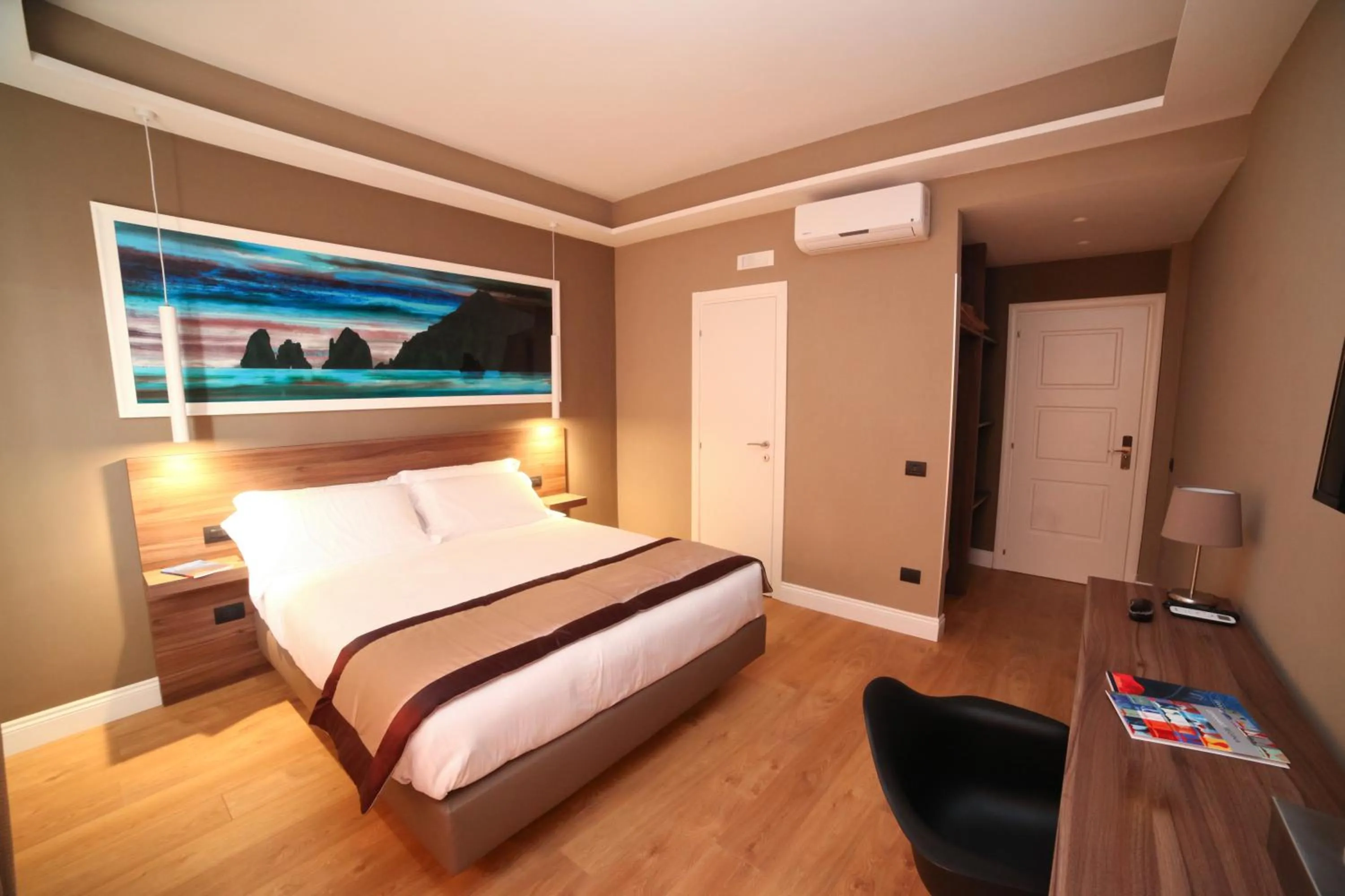 Bed in 7th Floor Suite