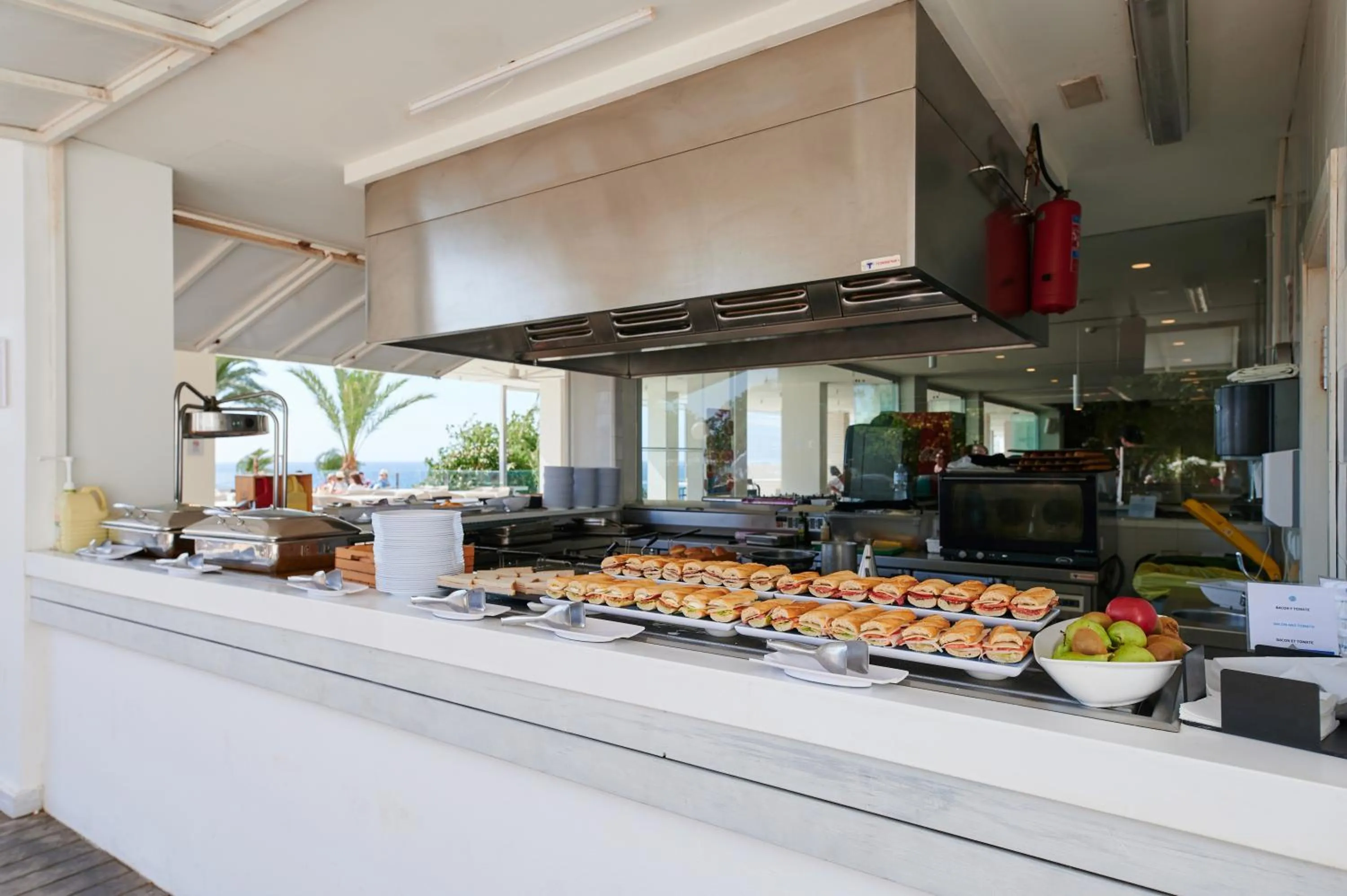 Lounge or bar in Alua Calas de Mallorca Resort