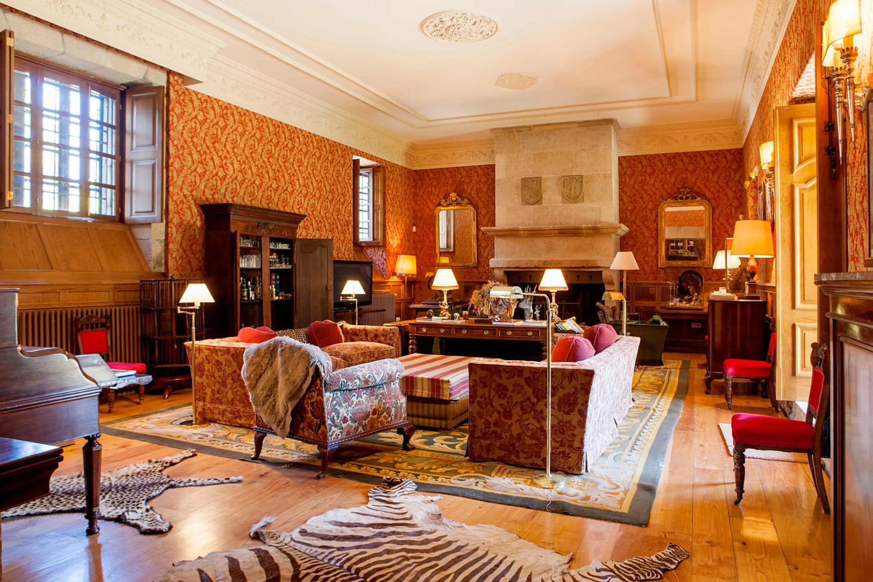 Communal lounge/ TV room in Pazo de Brandeso & Country Club