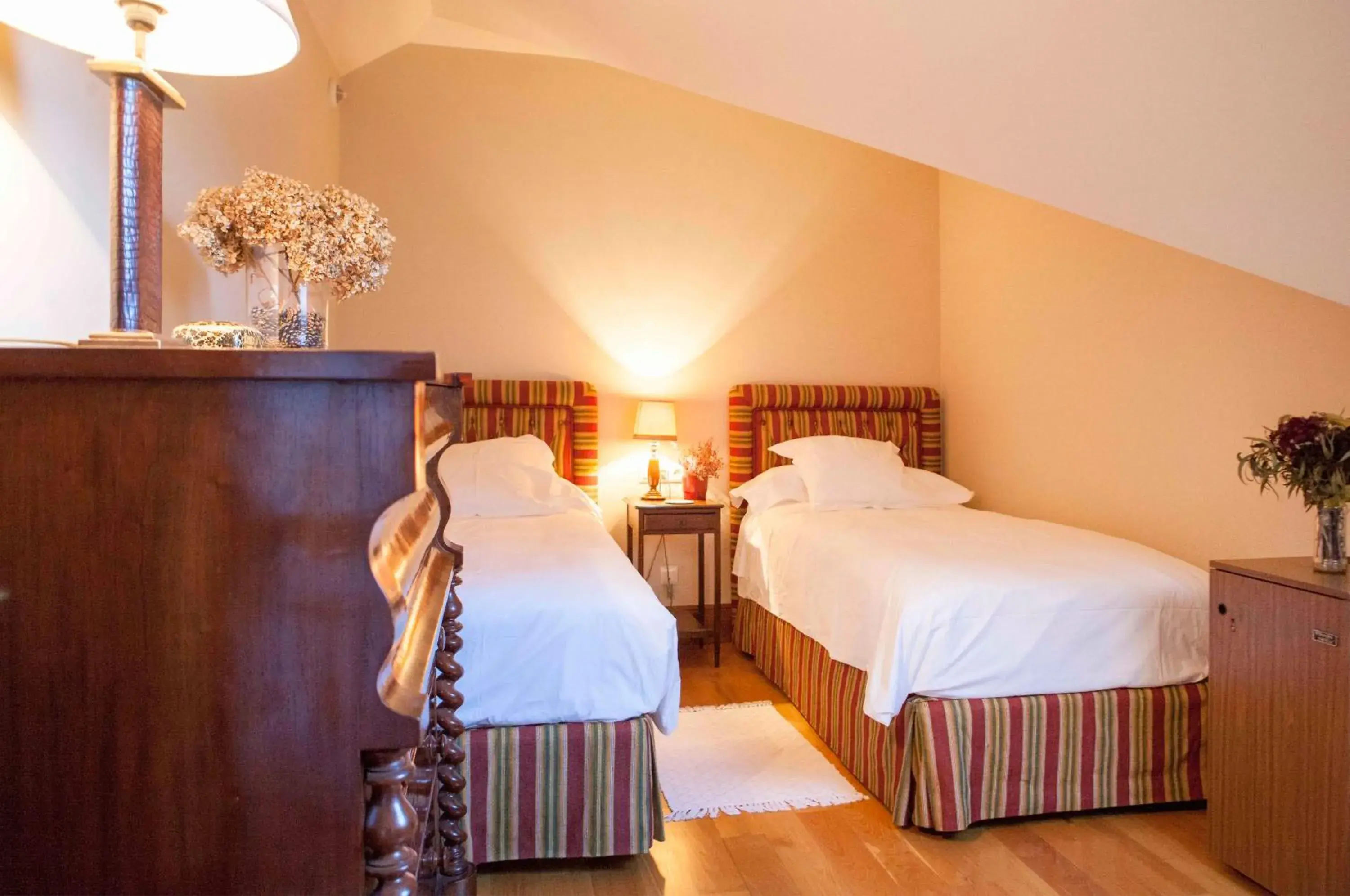 Double or Twin Room with Private Bathroom in Pazo de Brandeso & Country Club Double or Twin Room with Private Bathroom in Pazo de Brandeso & Country Club