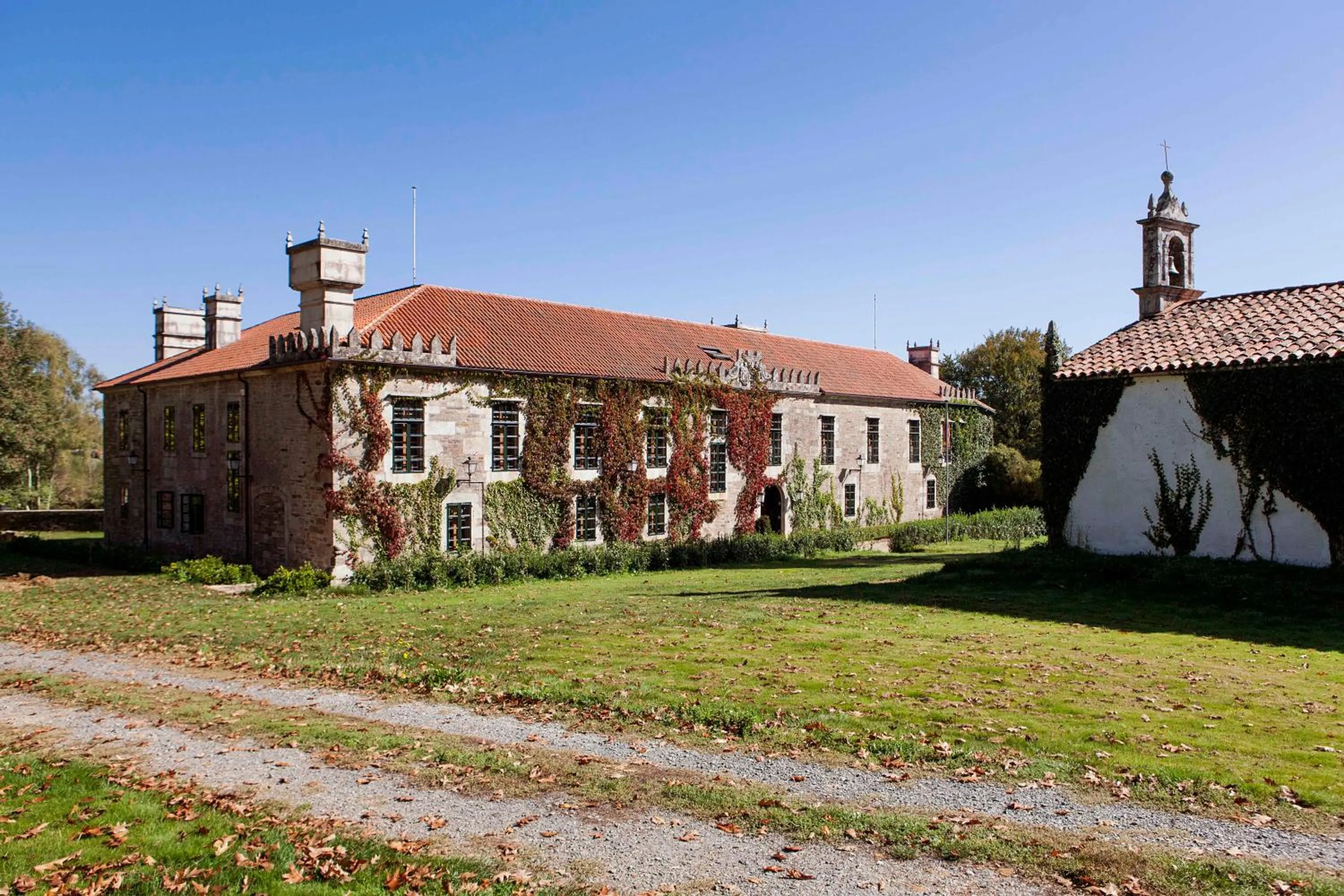 Facade/entrance in Pazo de Brandeso & Country Club