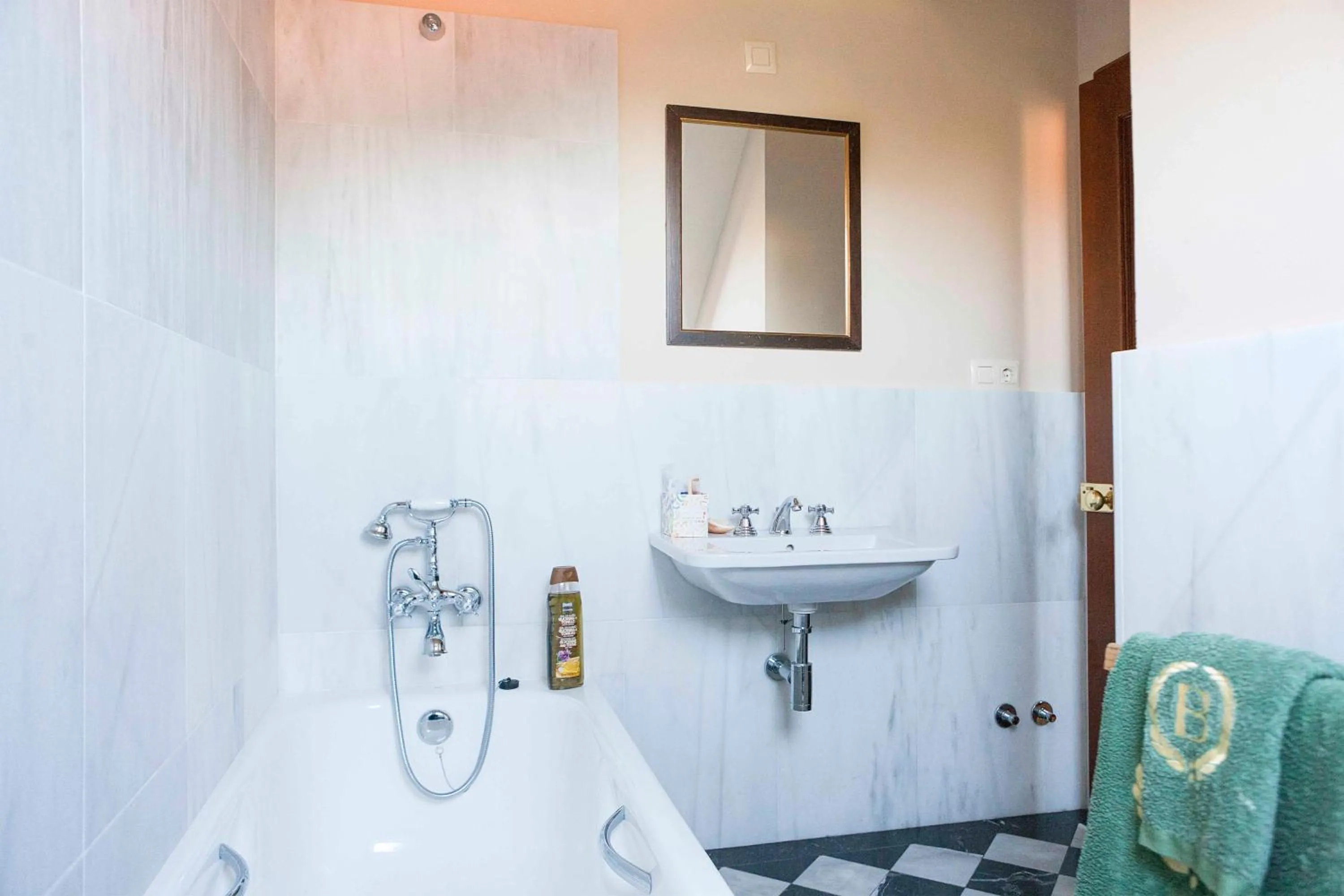 Shower in Pazo de Brandeso & Country Club