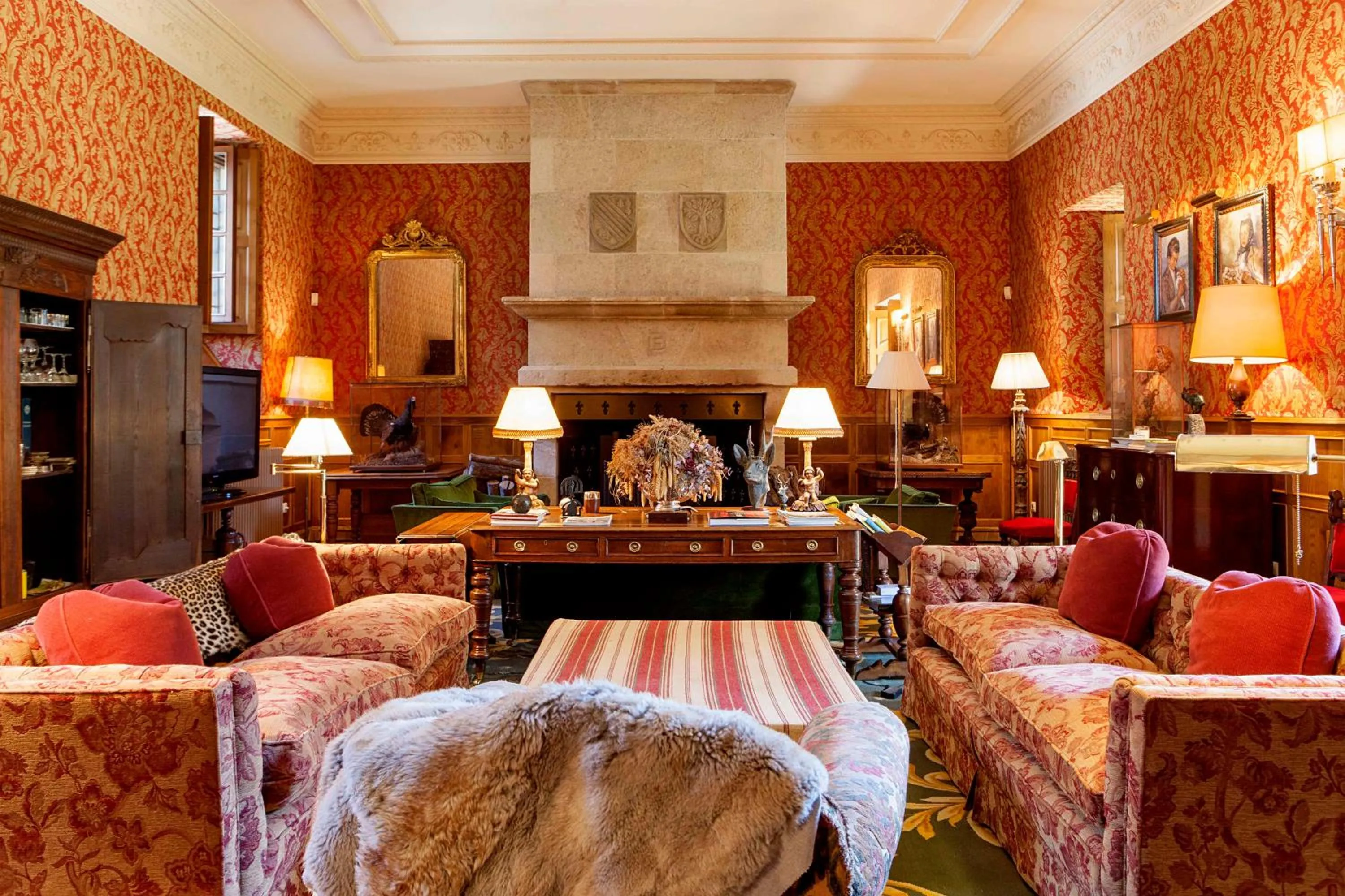 Communal lounge/ TV room in Pazo de Brandeso & Country Club