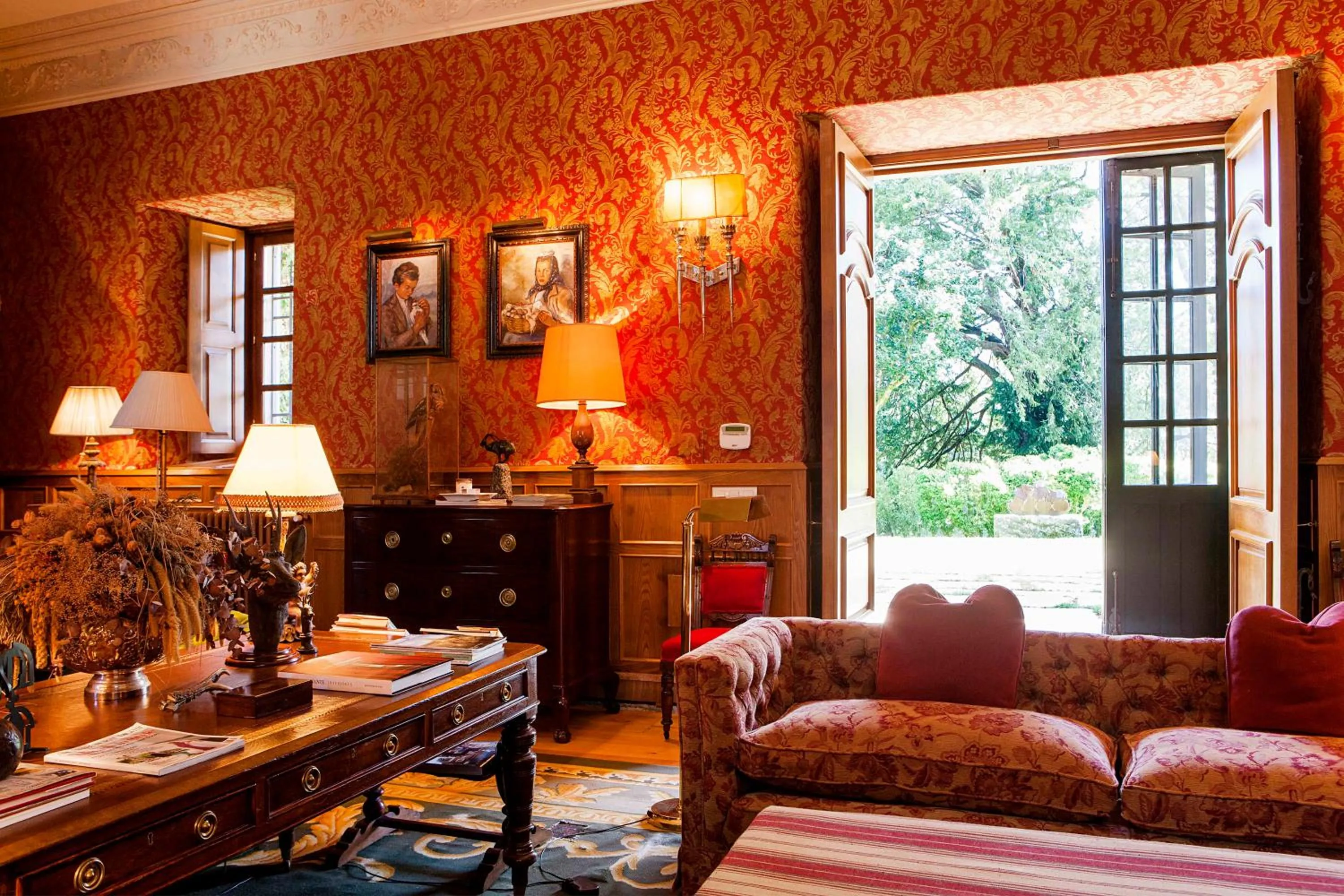 Communal lounge/ TV room in Pazo de Brandeso & Country Club