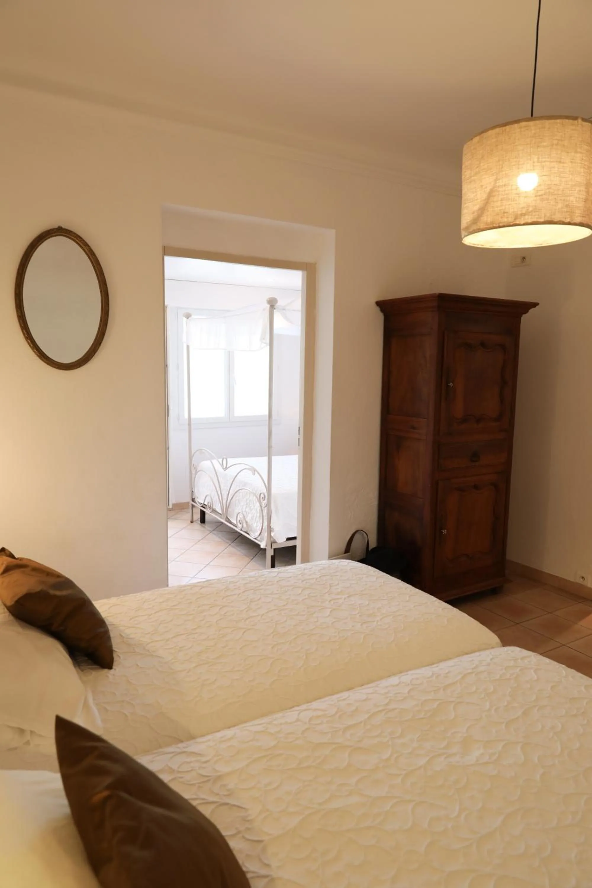 Bed in Hotel Les Flots Bleus