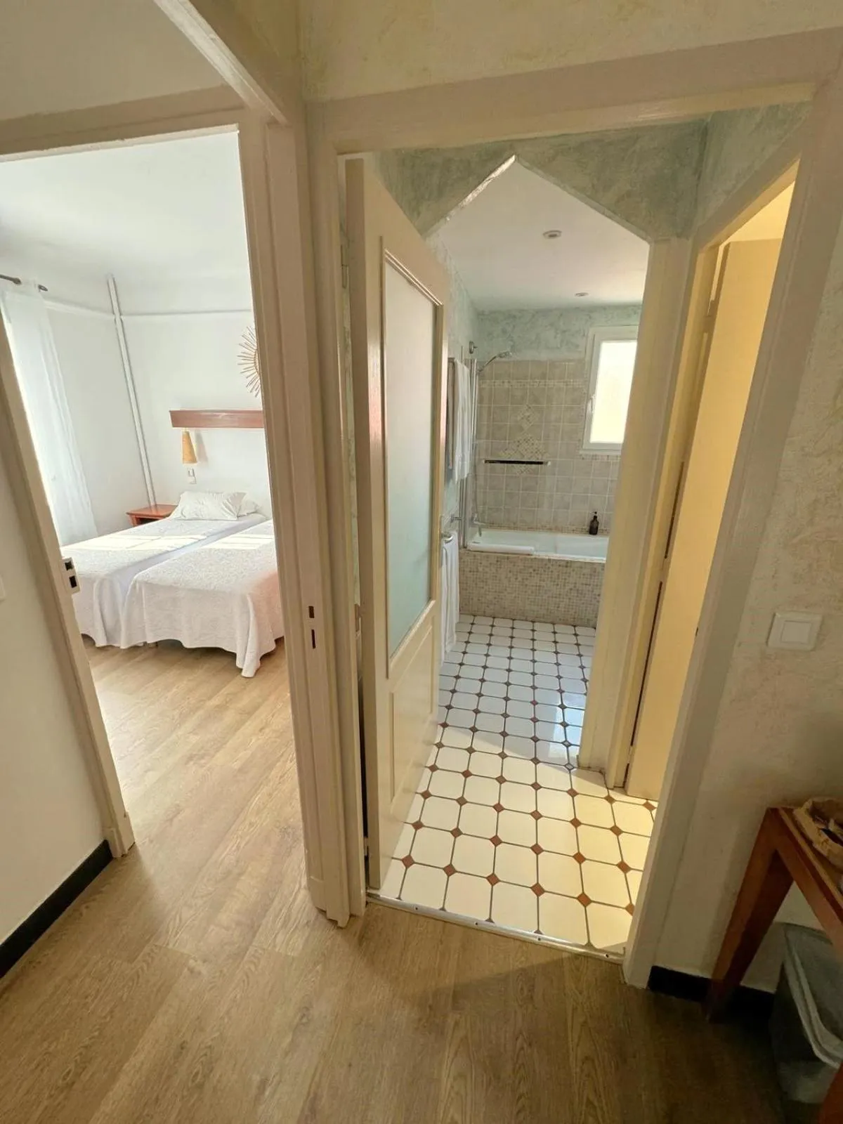 Bed in Hotel Les Flots Bleus