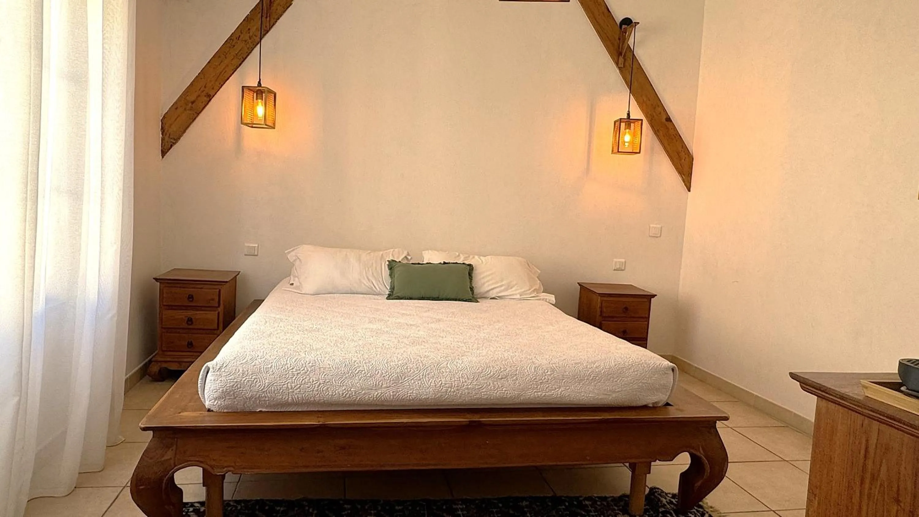 Bed in Hotel Les Flots Bleus