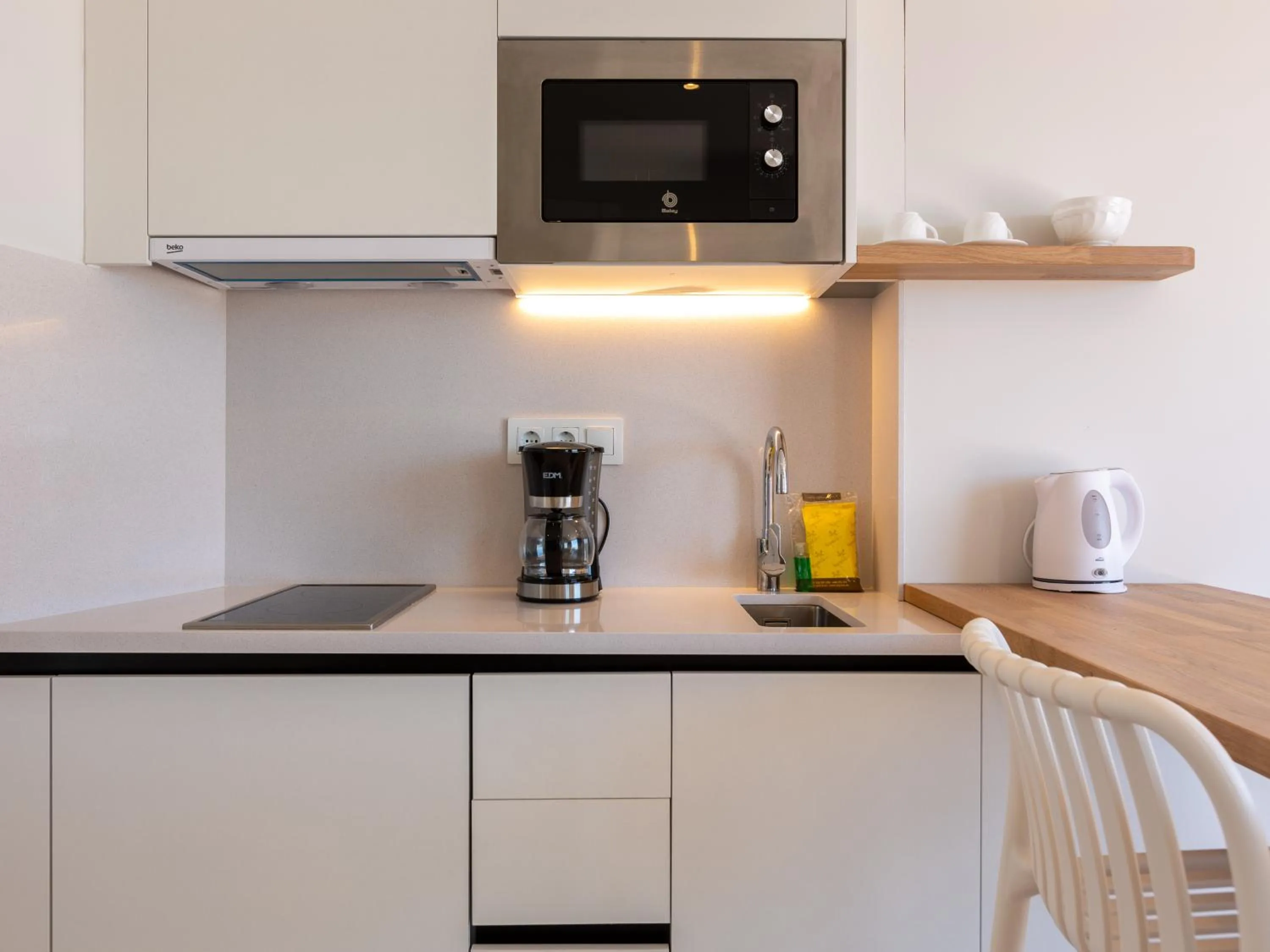 Kitchen or kitchenette in Apartamentos Sunway Atlanta