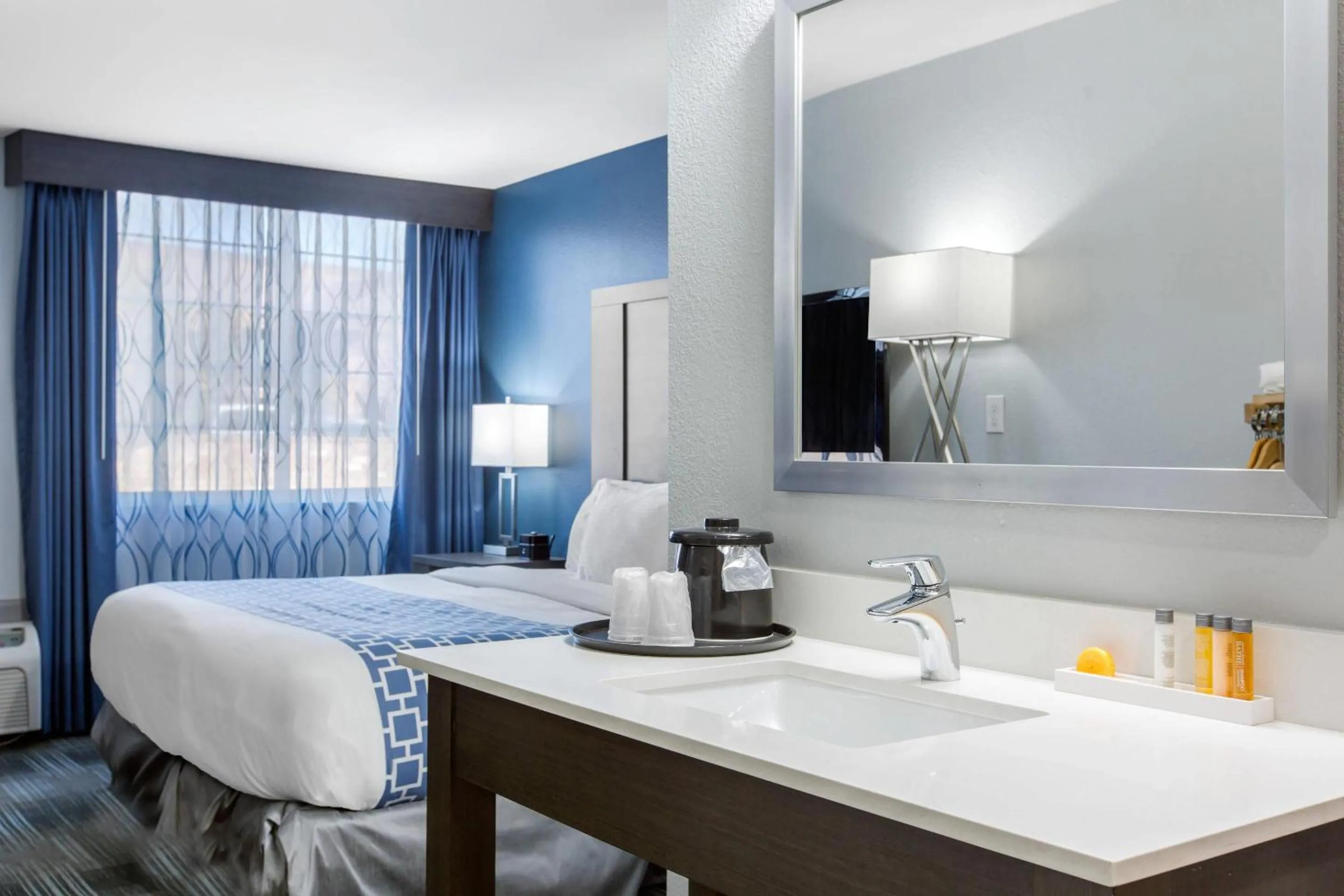 Bedroom, Bed in Cielo Hotel Bishop-Mammoth, an Ascend Collection Hotel