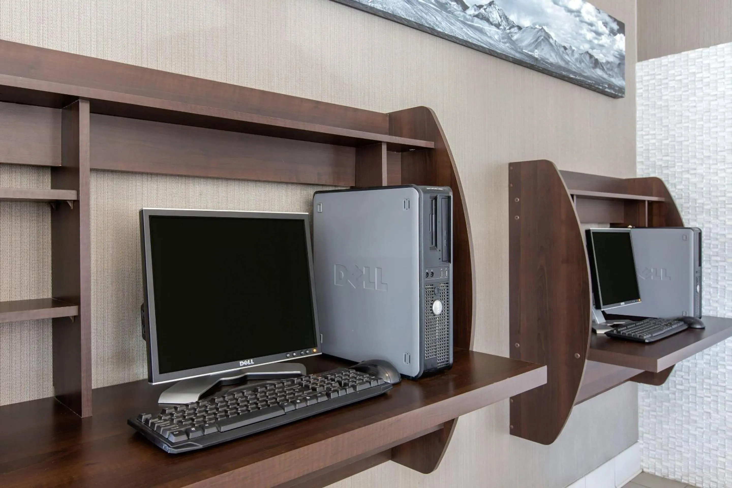 Business facilities in Cielo Hotel Bishop-Mammoth, an Ascend Collection Hotel