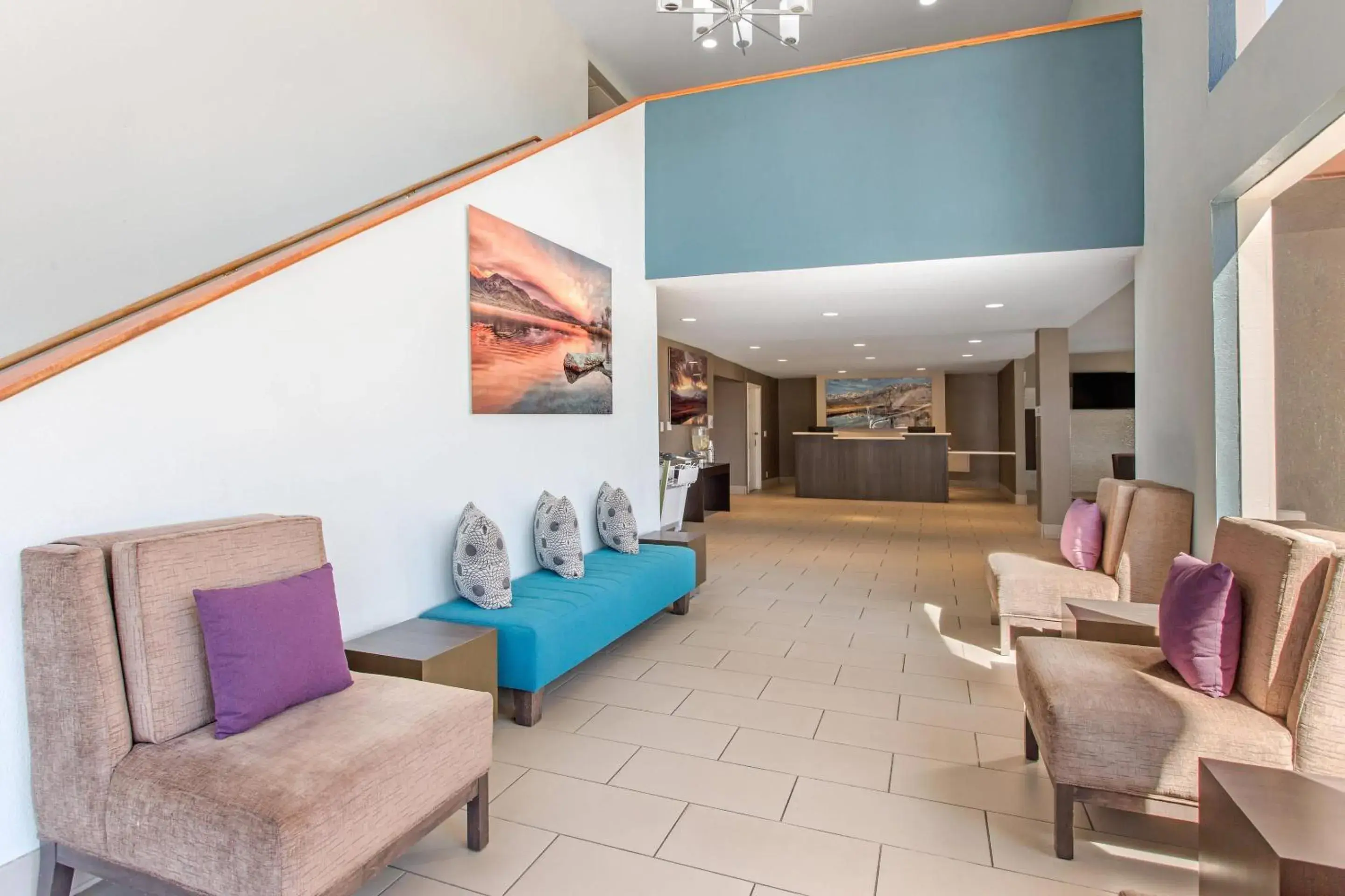 Lobby or reception in Cielo Hotel Bishop-Mammoth, an Ascend Collection Hotel Lobby or reception in Cielo Hotel Bishop-Mammoth, an Ascend Collection Hotel