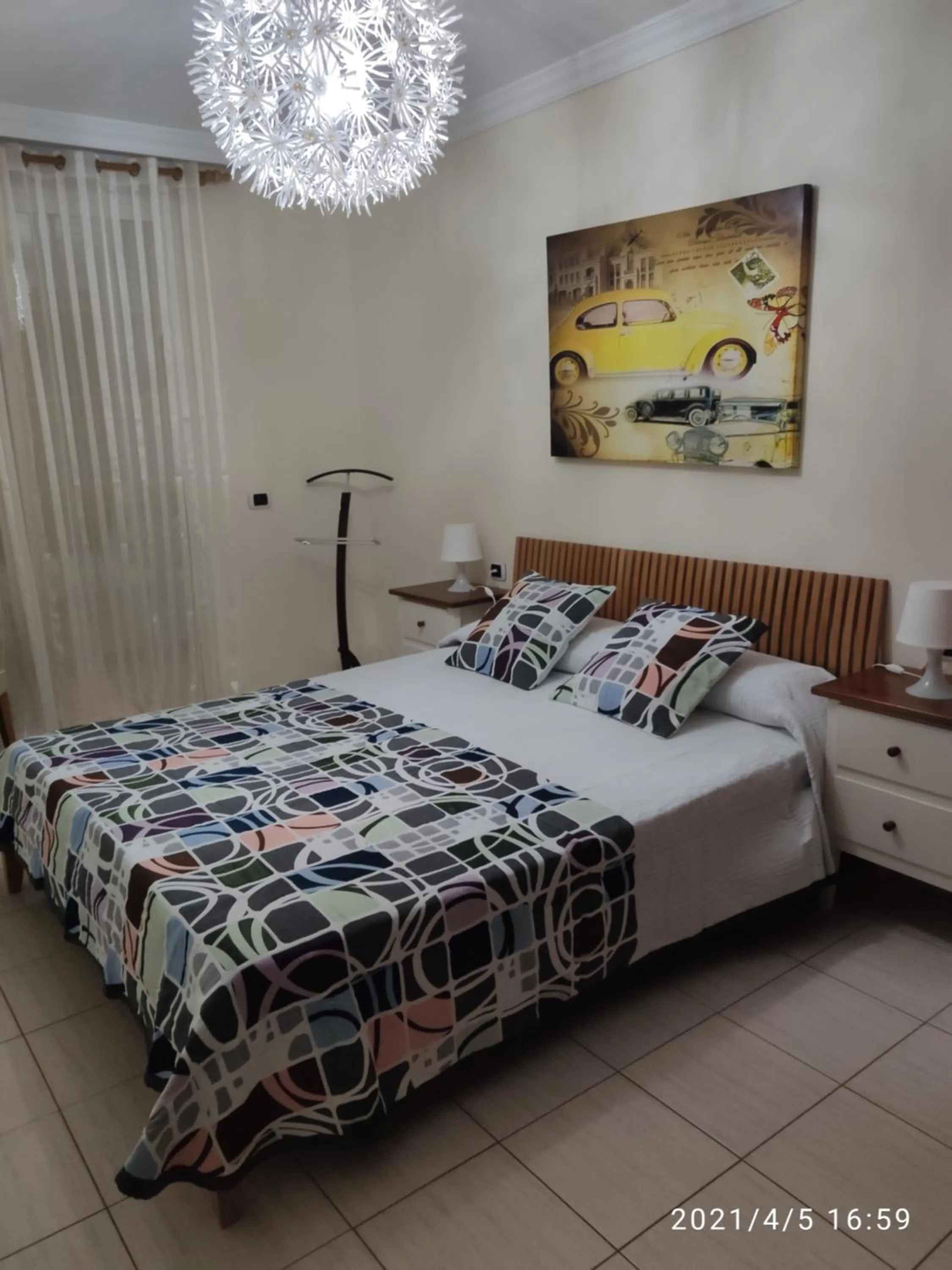 Bedroom, Bed in Toronjil