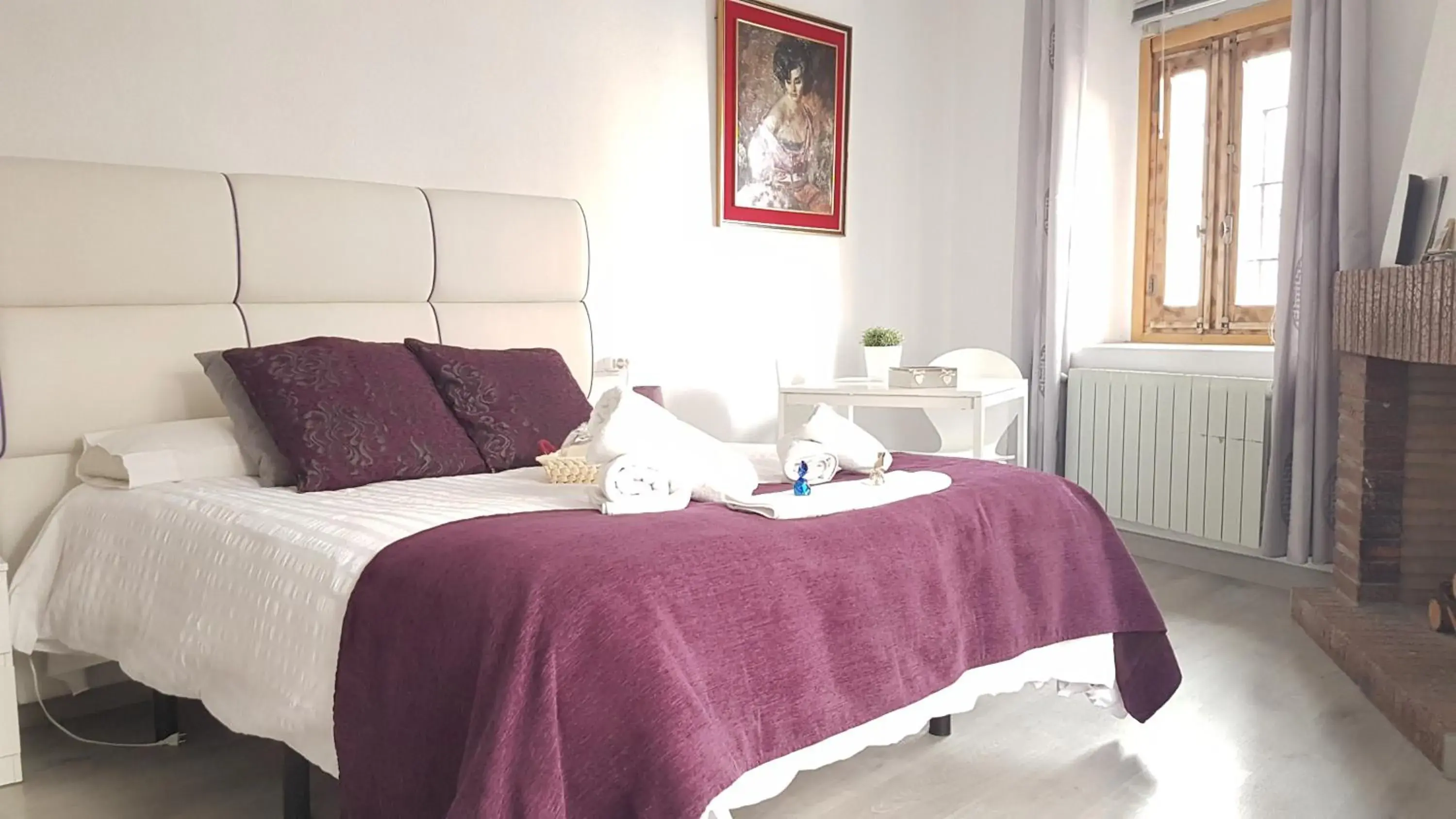 Large Double Room in Casa Botes Large Double Room in Casa Botes