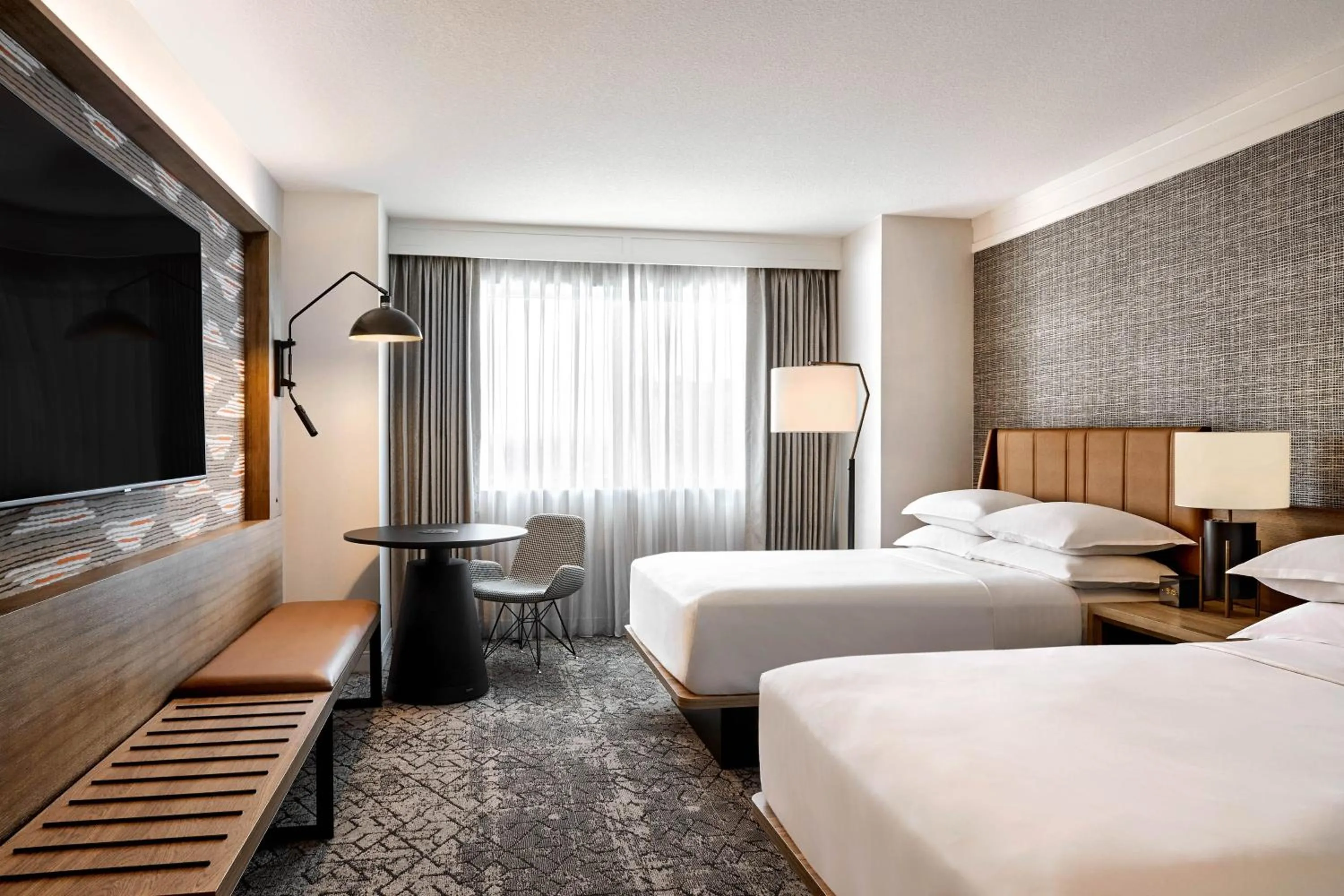 Photo of the whole room, Bed in Sheraton Phoenix Downtown