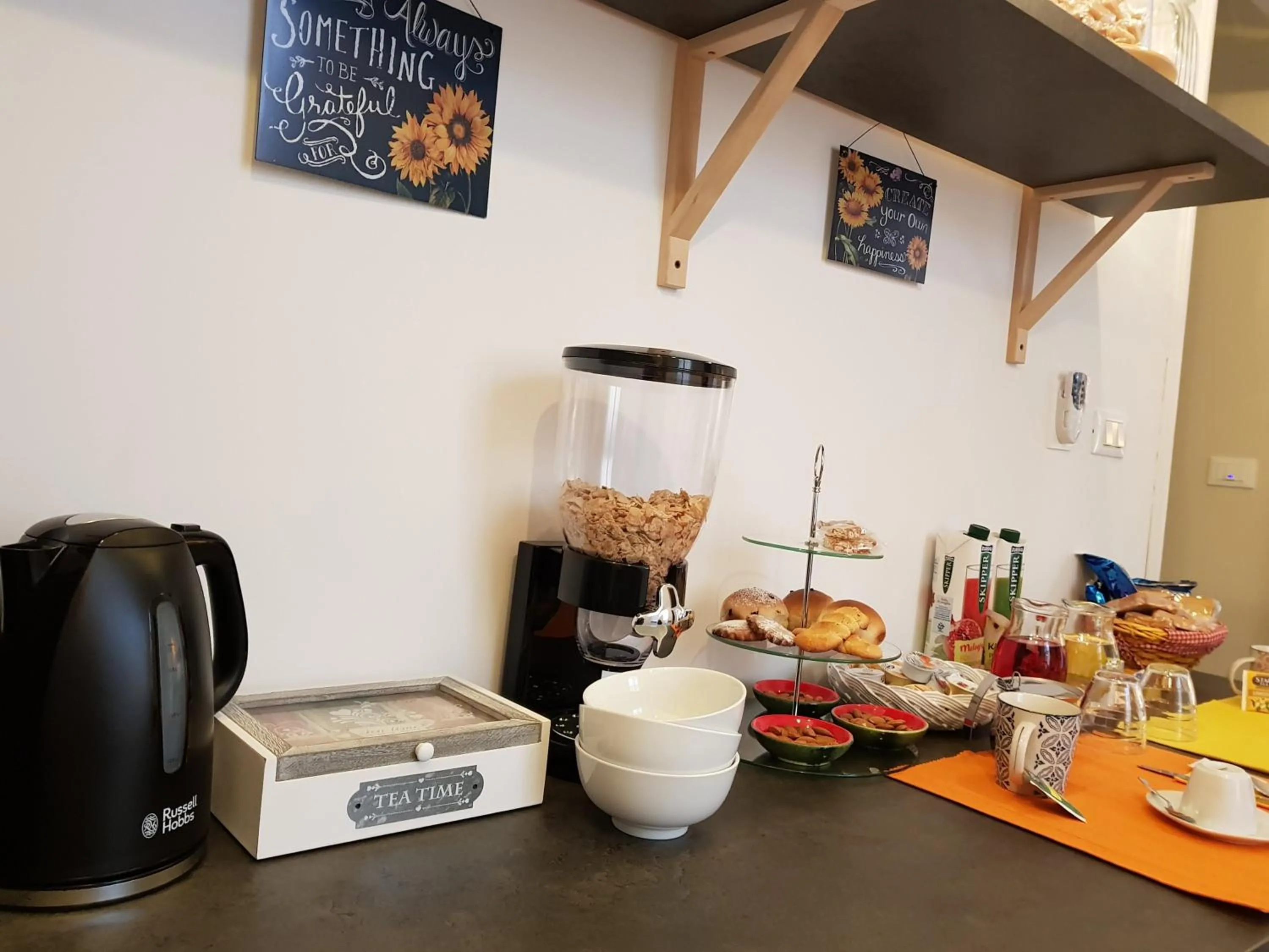 Coffee/tea facilities in Aziz b&b